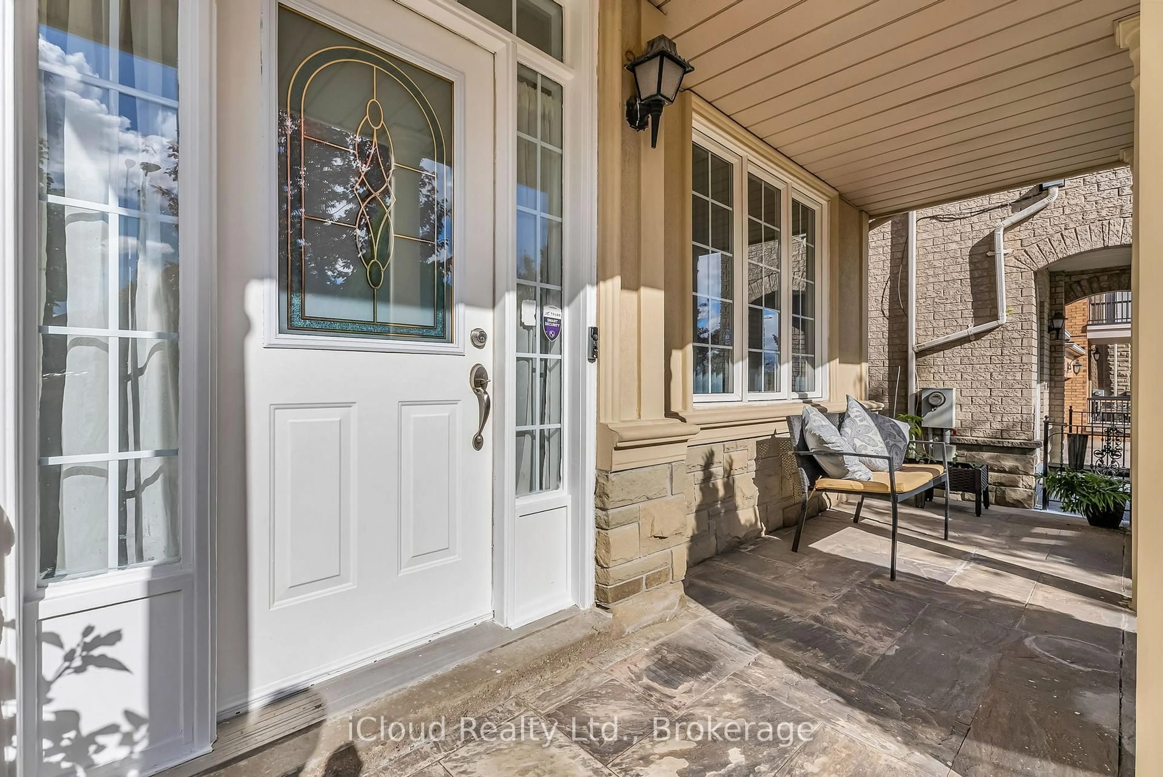 Indoor entryway for 18 Daiseyfield Cres, Vaughan Ontario L4H 2T9