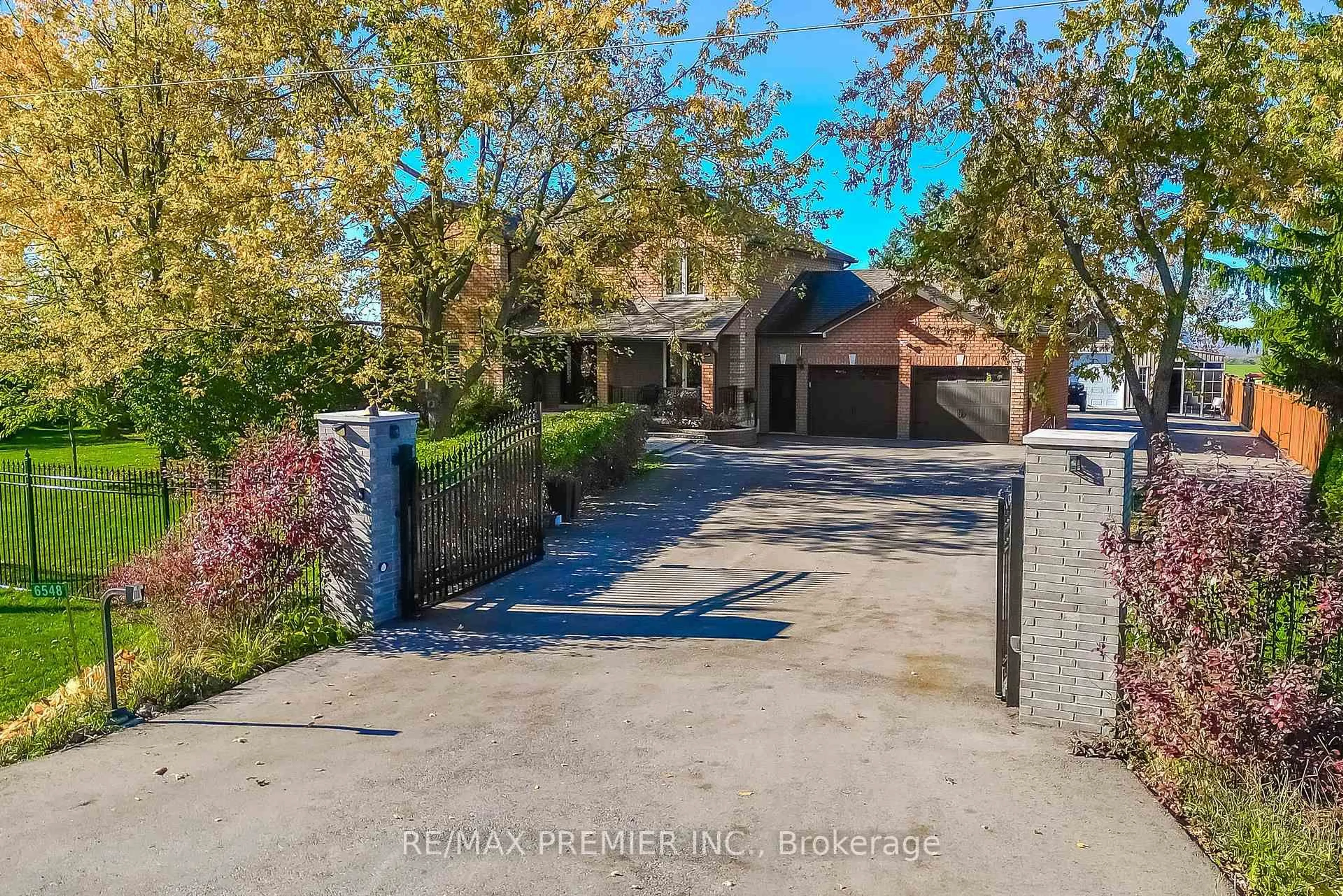 A pic from outside/outdoor area/front of a property/back of a property/a pic from drone, unknown for 6548 10th Line, Essa Ontario L0L 2N0