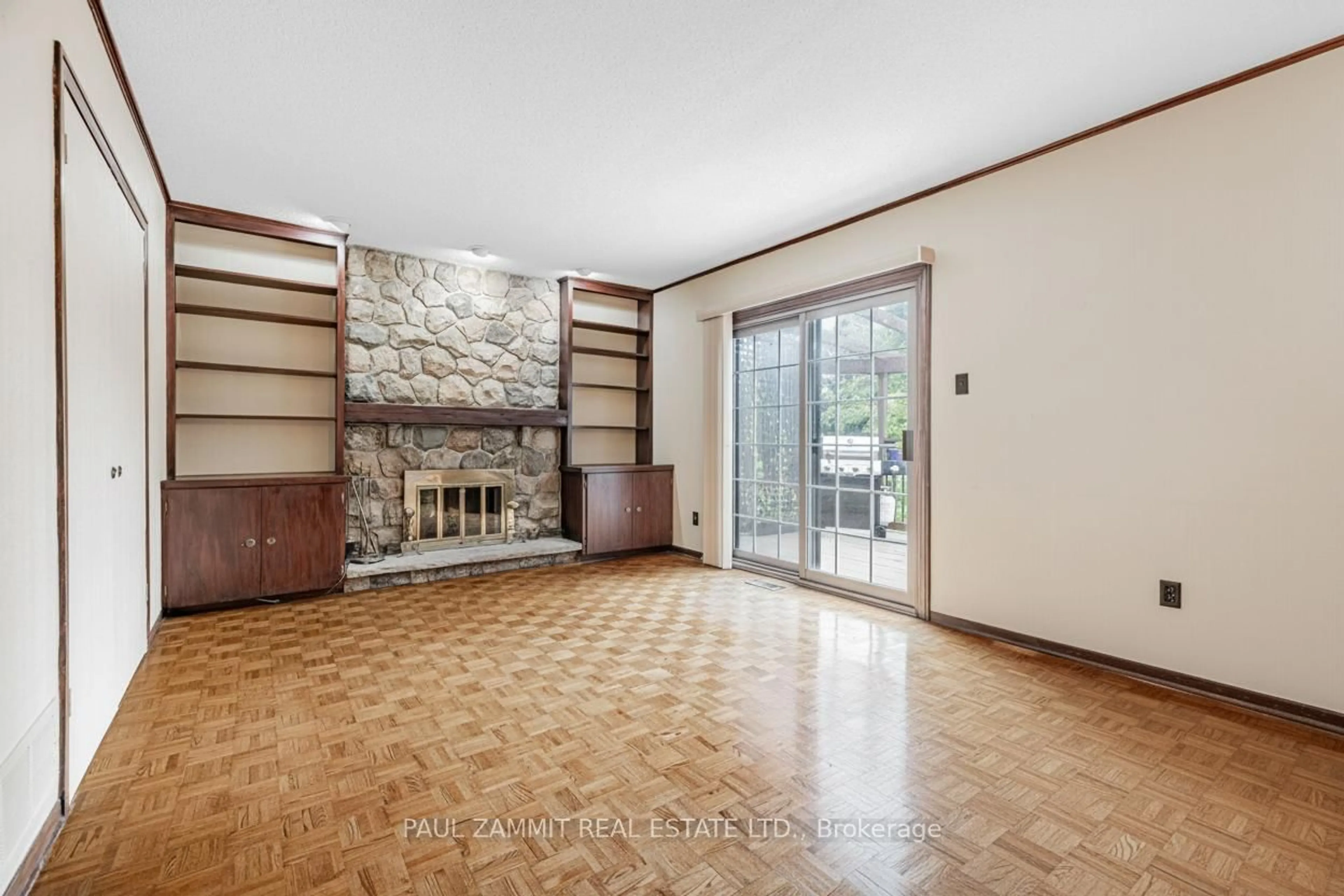 Indoor foyer for 3 Framingham Dr, Markham Ontario L3T 4H2