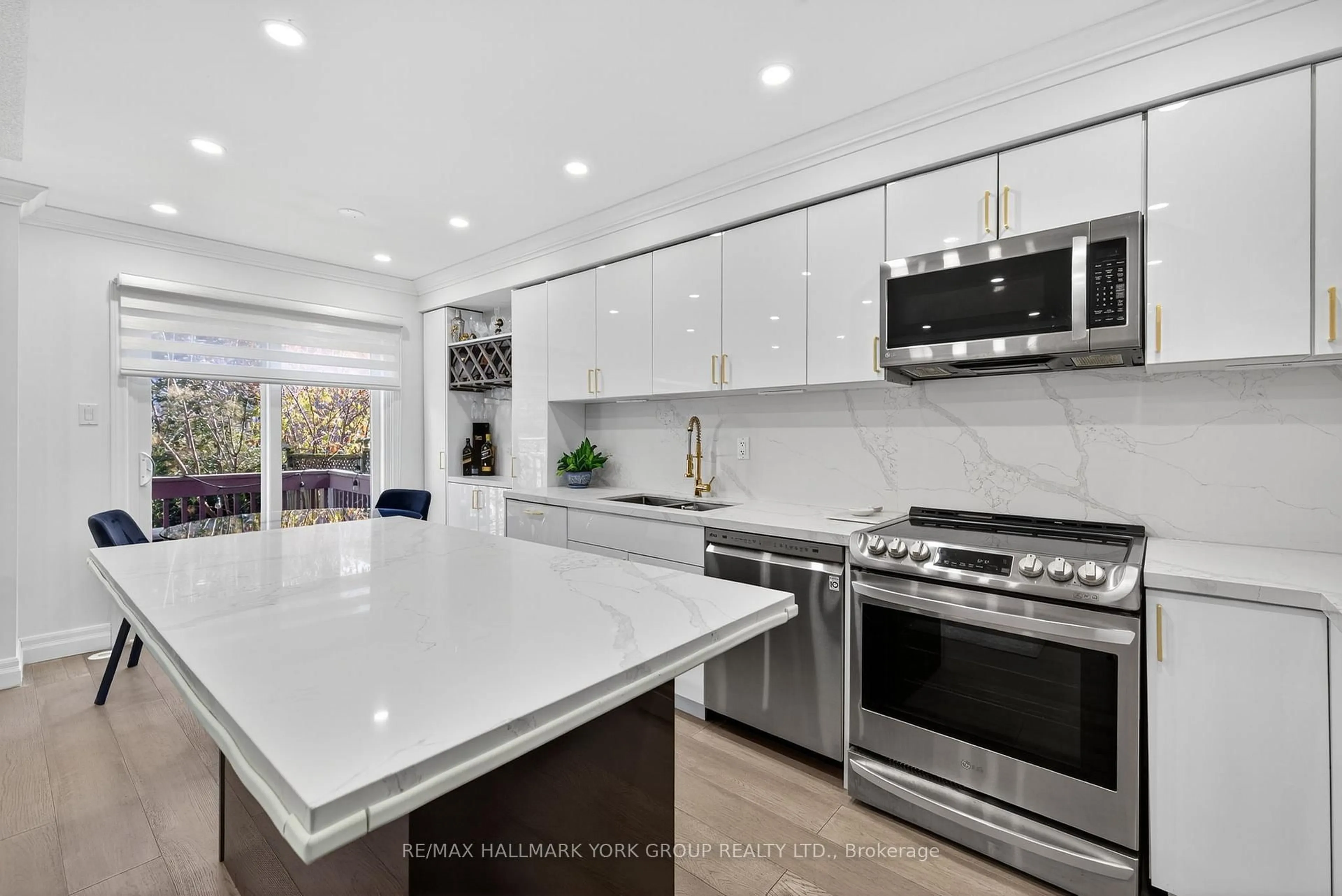 Contemporary kitchen, ceramic/tile floor for 241 Coleridge Dr, Newmarket Ontario L3X 2T6