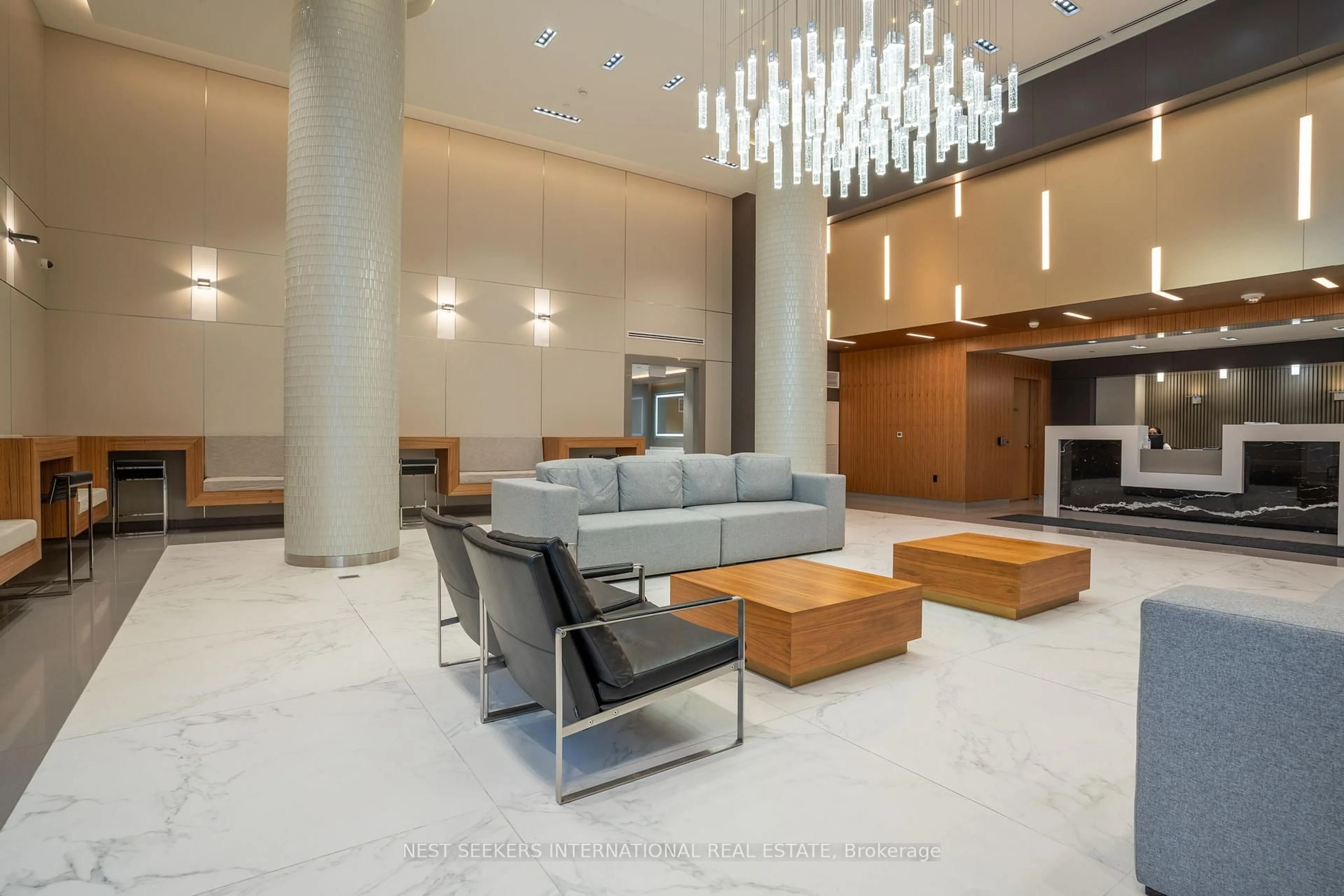 Lobby for 85 Oneida Cres #303, Richmond Hill Ontario L4B 0H4