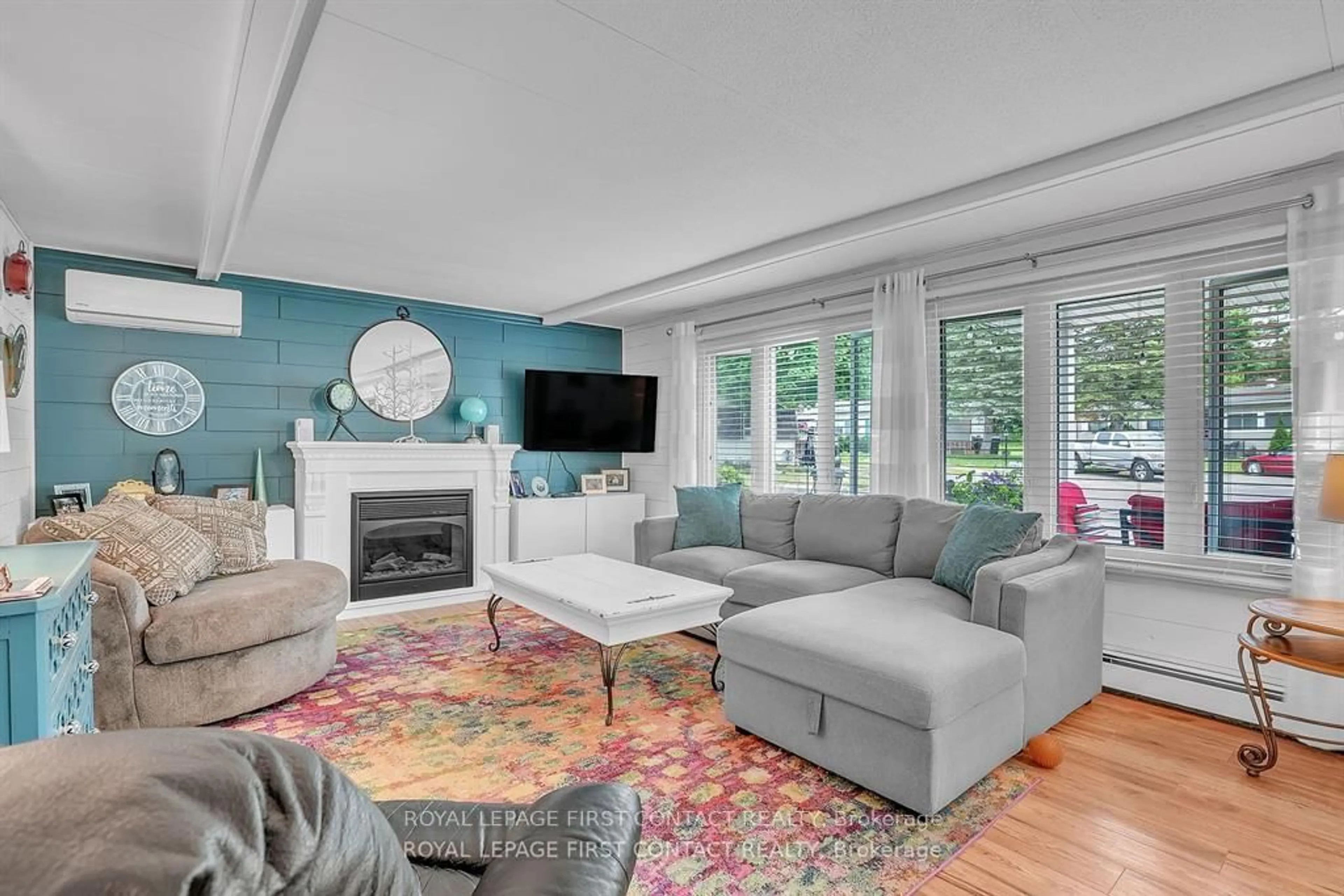 Living room with furniture, unknown for 2 Nature Tr, Innisfil Ontario L9S 1K7