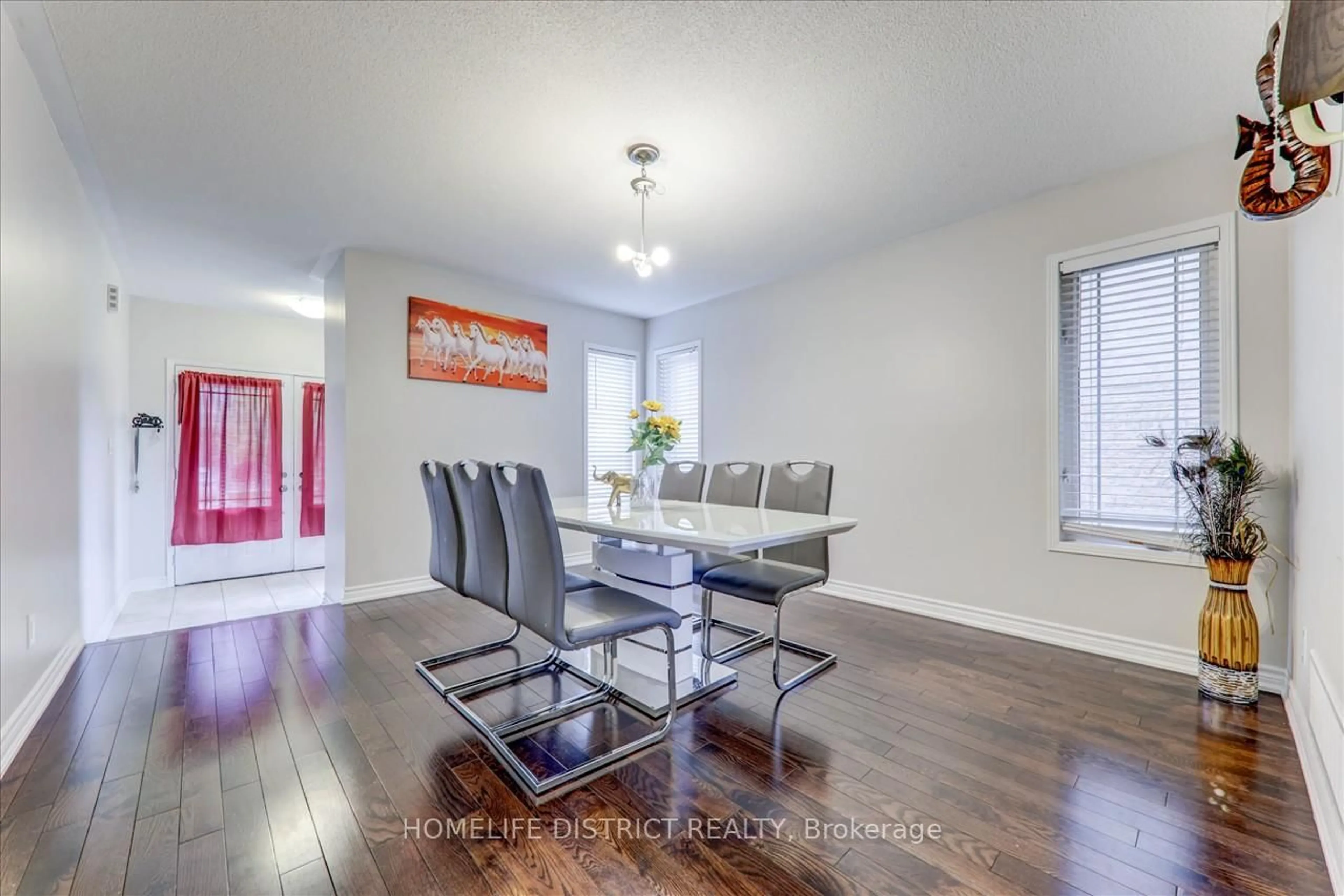 Dining room, wood/laminate floor for 8 Cherry Lane, New Tecumseth Ontario L0L 1L0