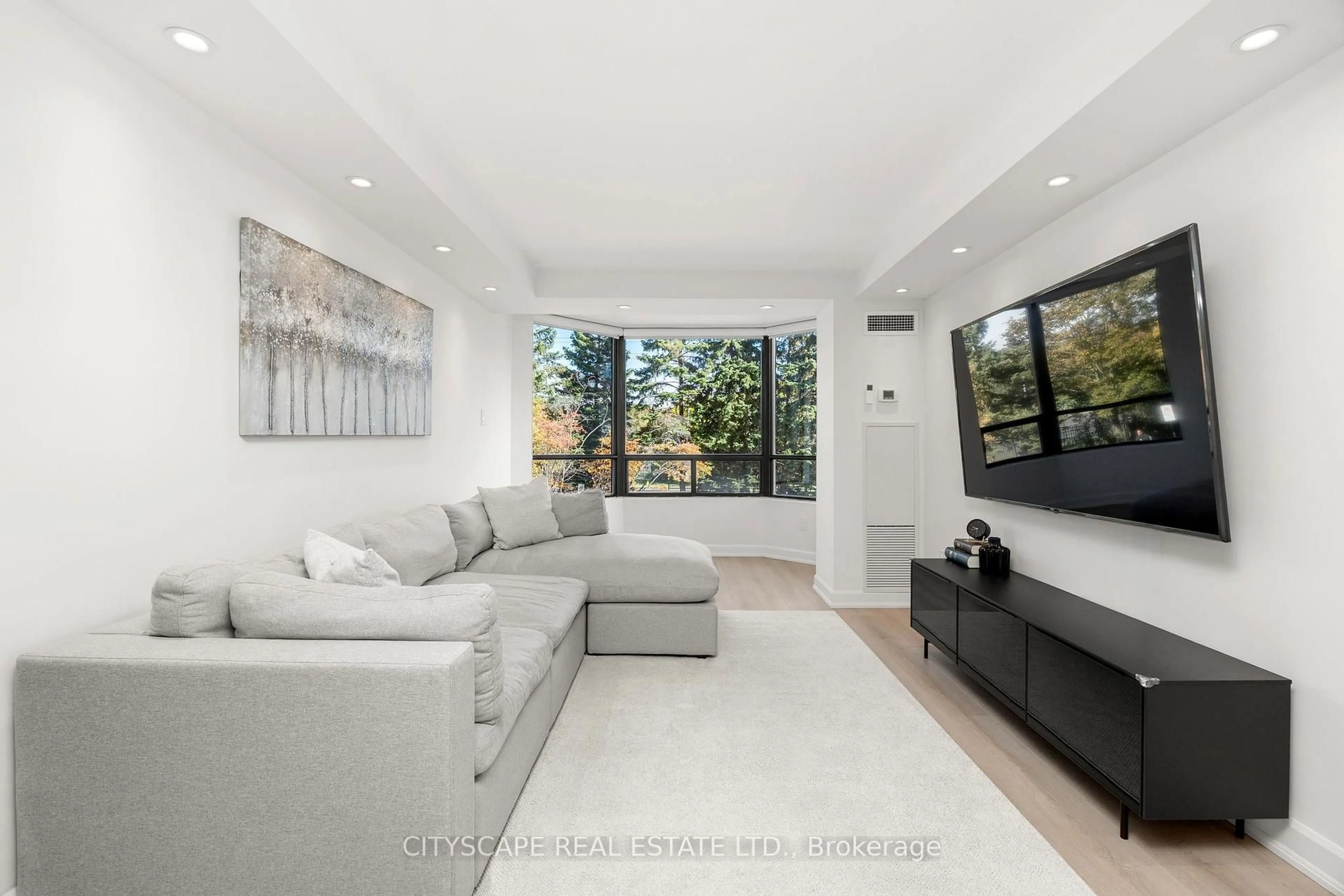 Unknown for 7460 Bathurst St #209, Vaughan Ontario L4J 7K9