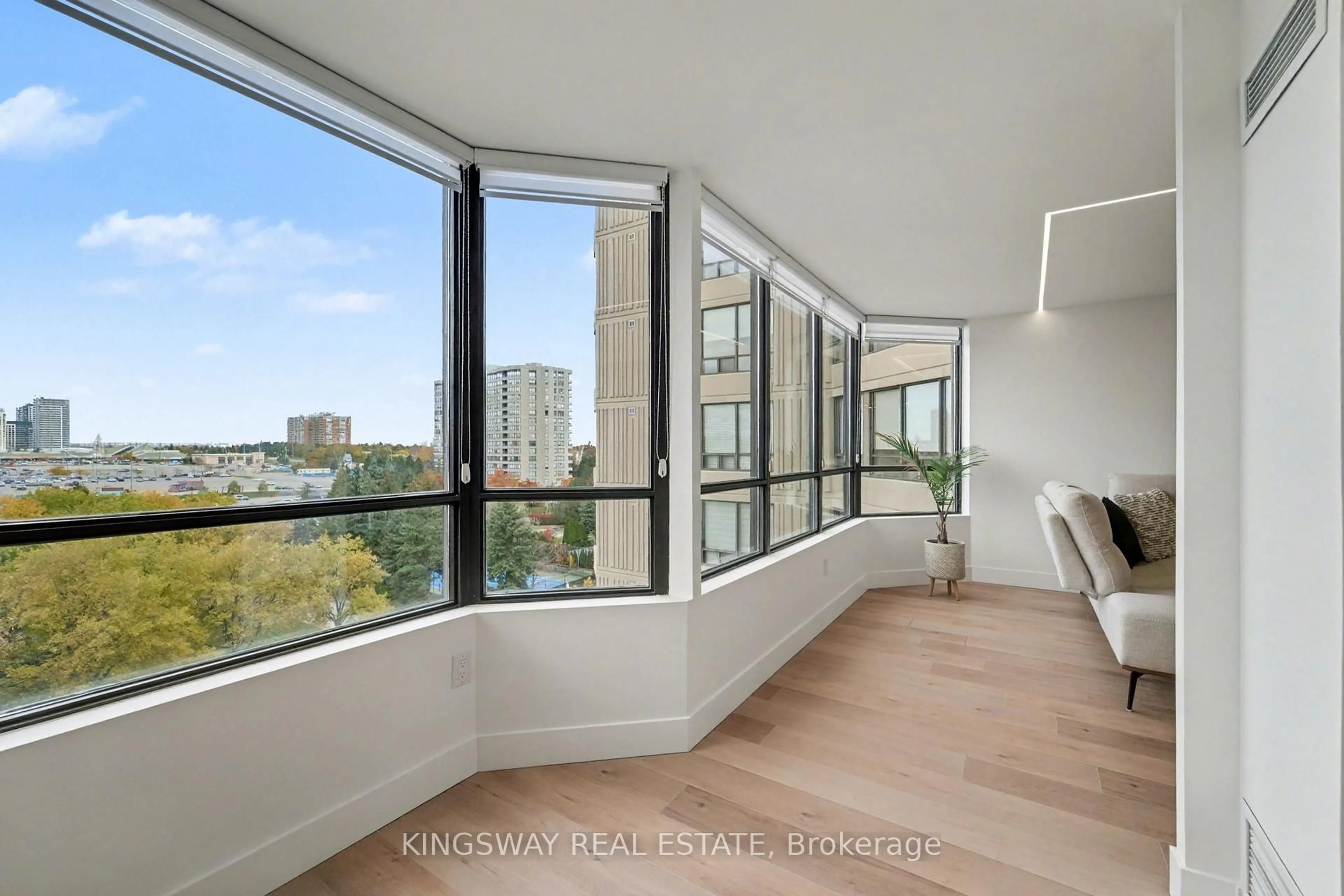 A pic of a room for 7420 Bathurst St #712, Vaughan Ontario L4J 6X4