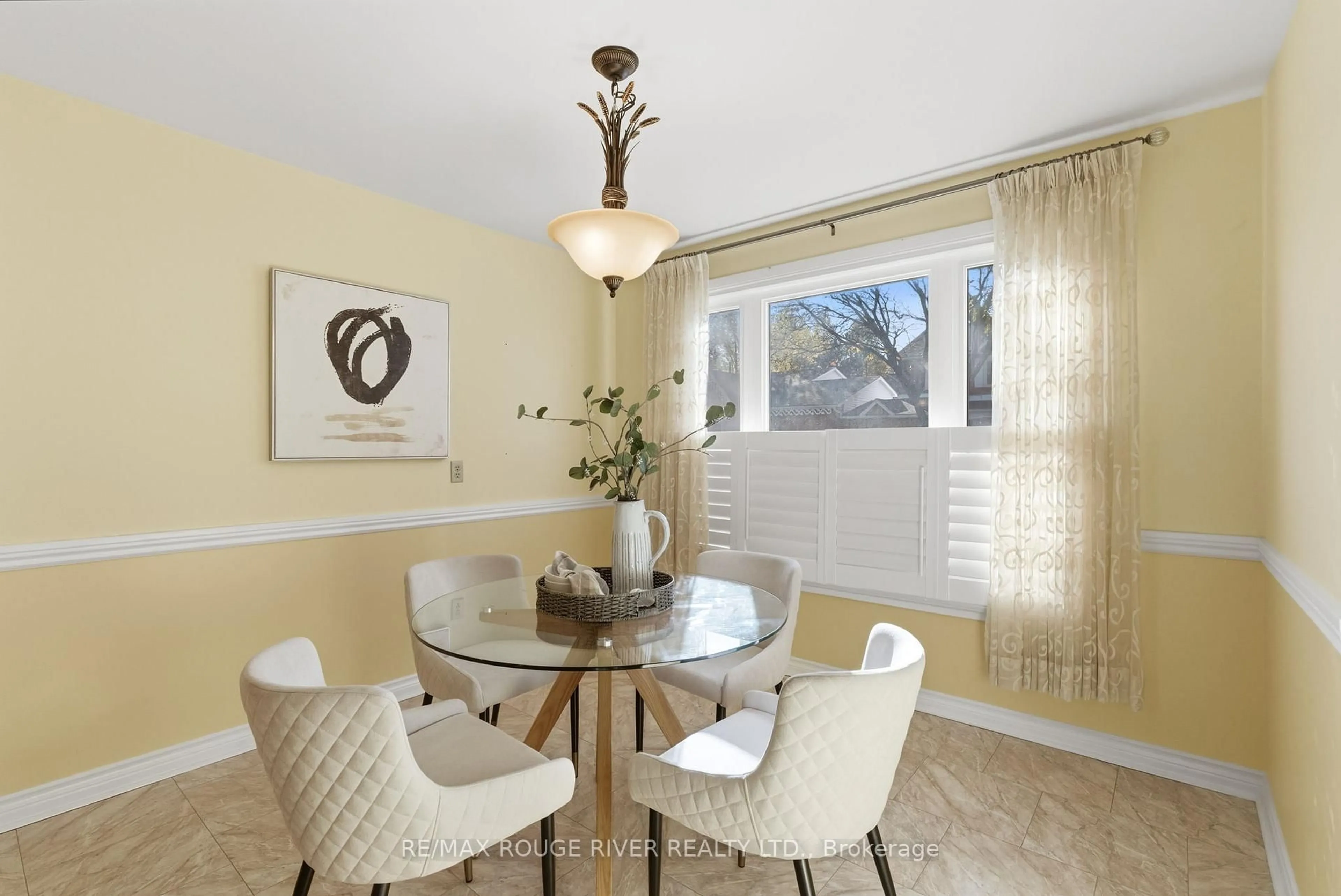 Dining room, unknown for 28 Adams Crt, Uxbridge Ontario L9P 1G2