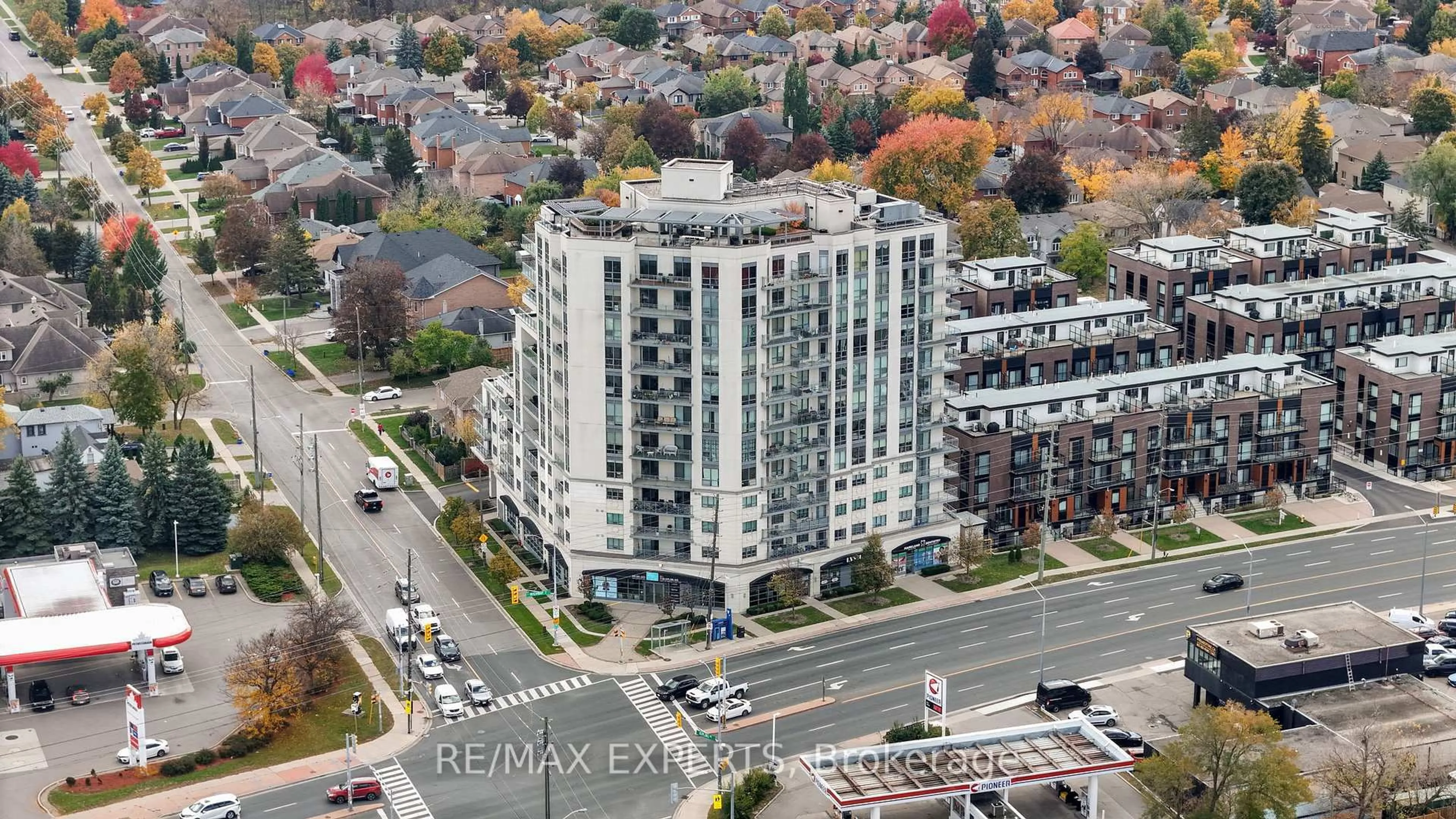 A pic from outside/outdoor area/front of a property/back of a property/a pic from drone, city buildings view from balcony for 7730 Kipling Ave #205, Vaughan Ontario L4L 1Y9