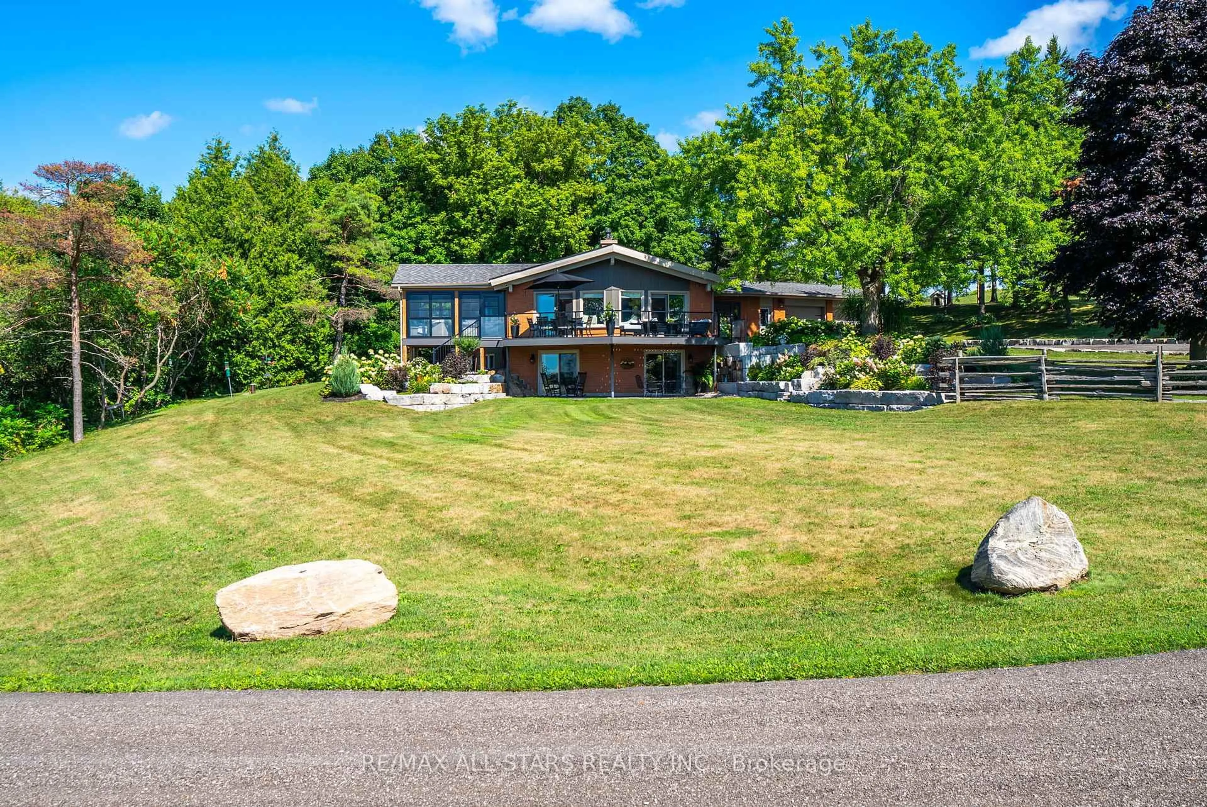 A pic from outside/outdoor area/front of a property/back of a property/a pic from drone, water/lake/river/ocean view for 320 Scugog Line 9 Line, Uxbridge Ontario L9P 1R3