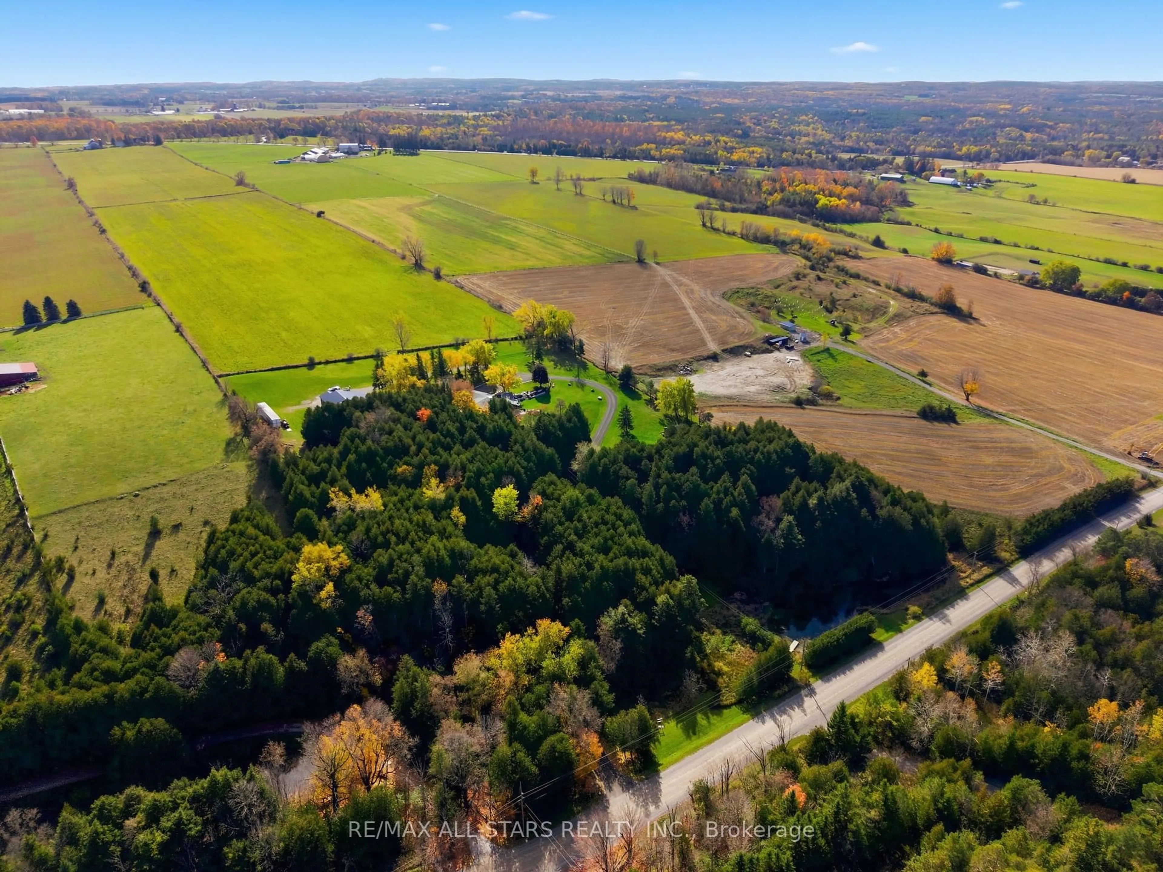 A pic from outside/outdoor area/front of a property/back of a property/a pic from drone, forest/trees view for 320 Scugog Line 9 Line, Uxbridge Ontario L9P 1R3