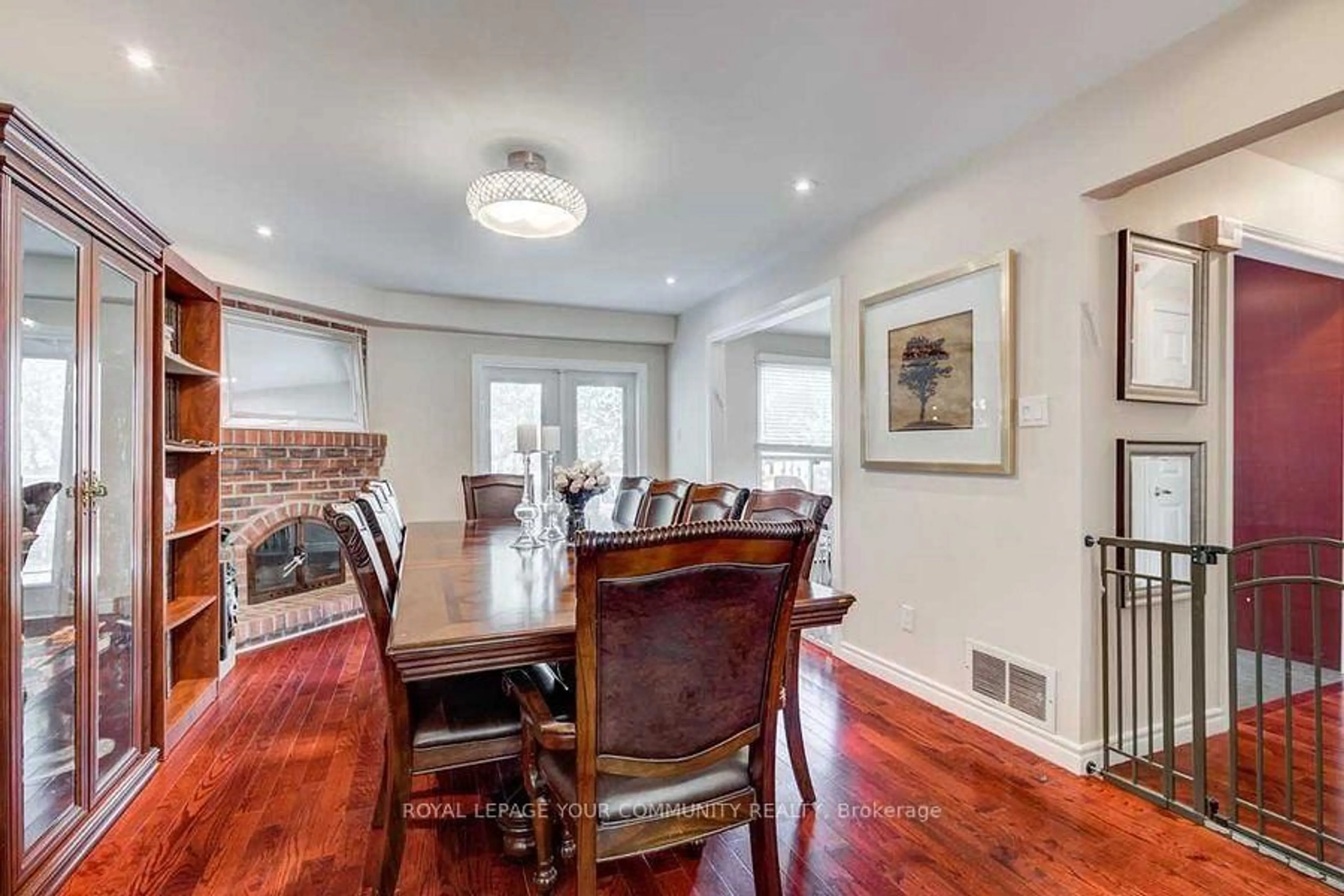 Dining room, wood/laminate floor for 98 York Hill Blvd, Vaughan Ontario L4J 2P6