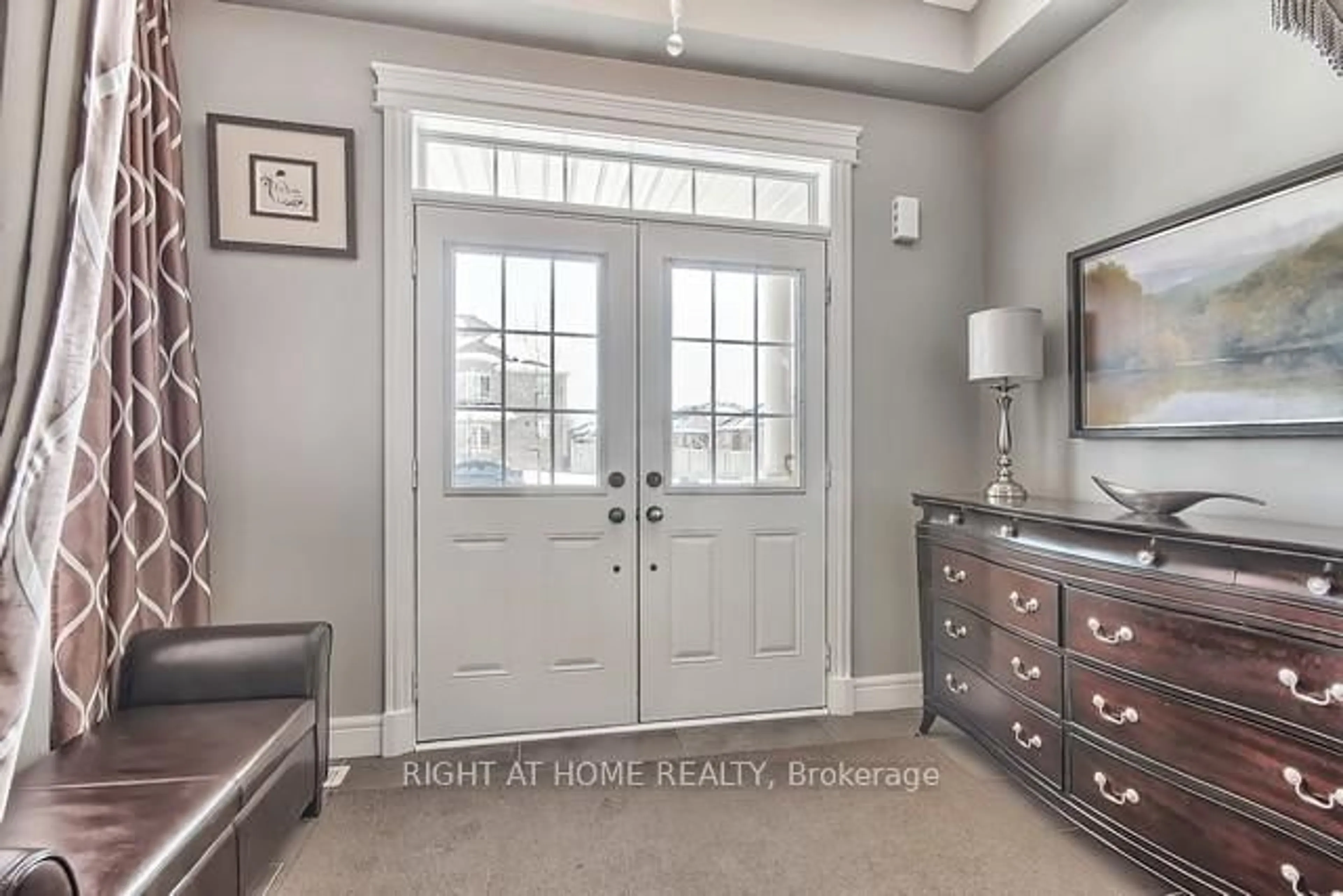 Indoor entryway for 154 Peter Rupert Ave, Vaughan Ontario L6A 0Y5