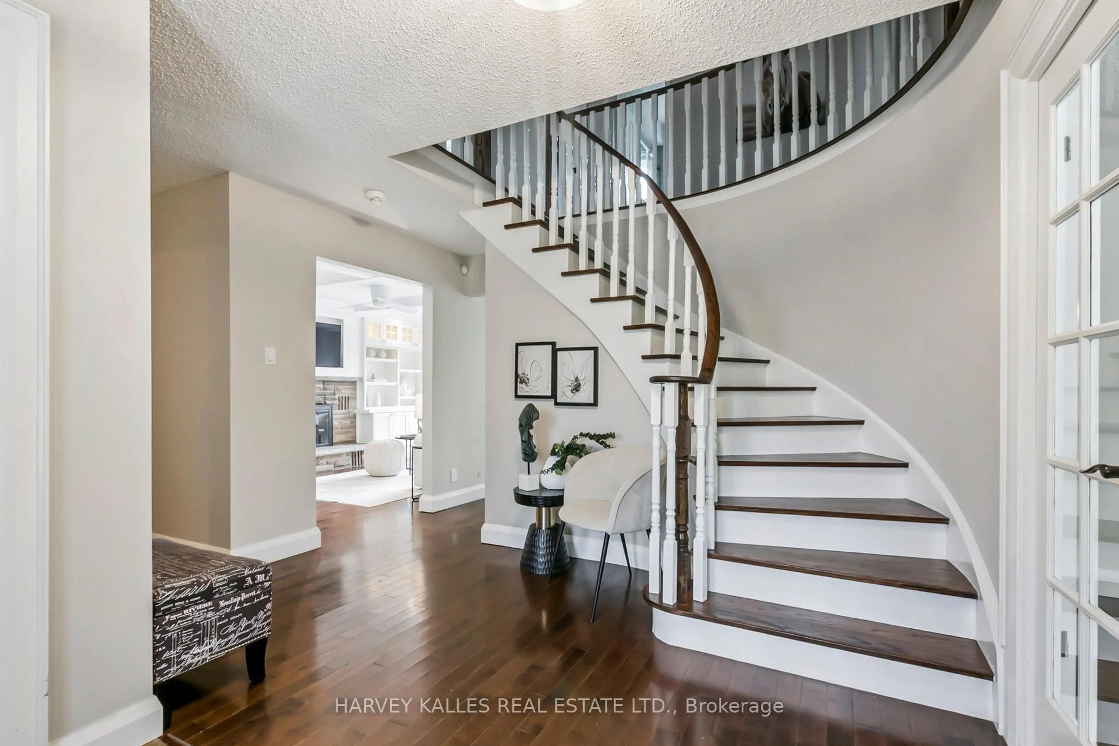 Unknown for 92 Golf Links Dr, Aurora Ontario L4G 3V3