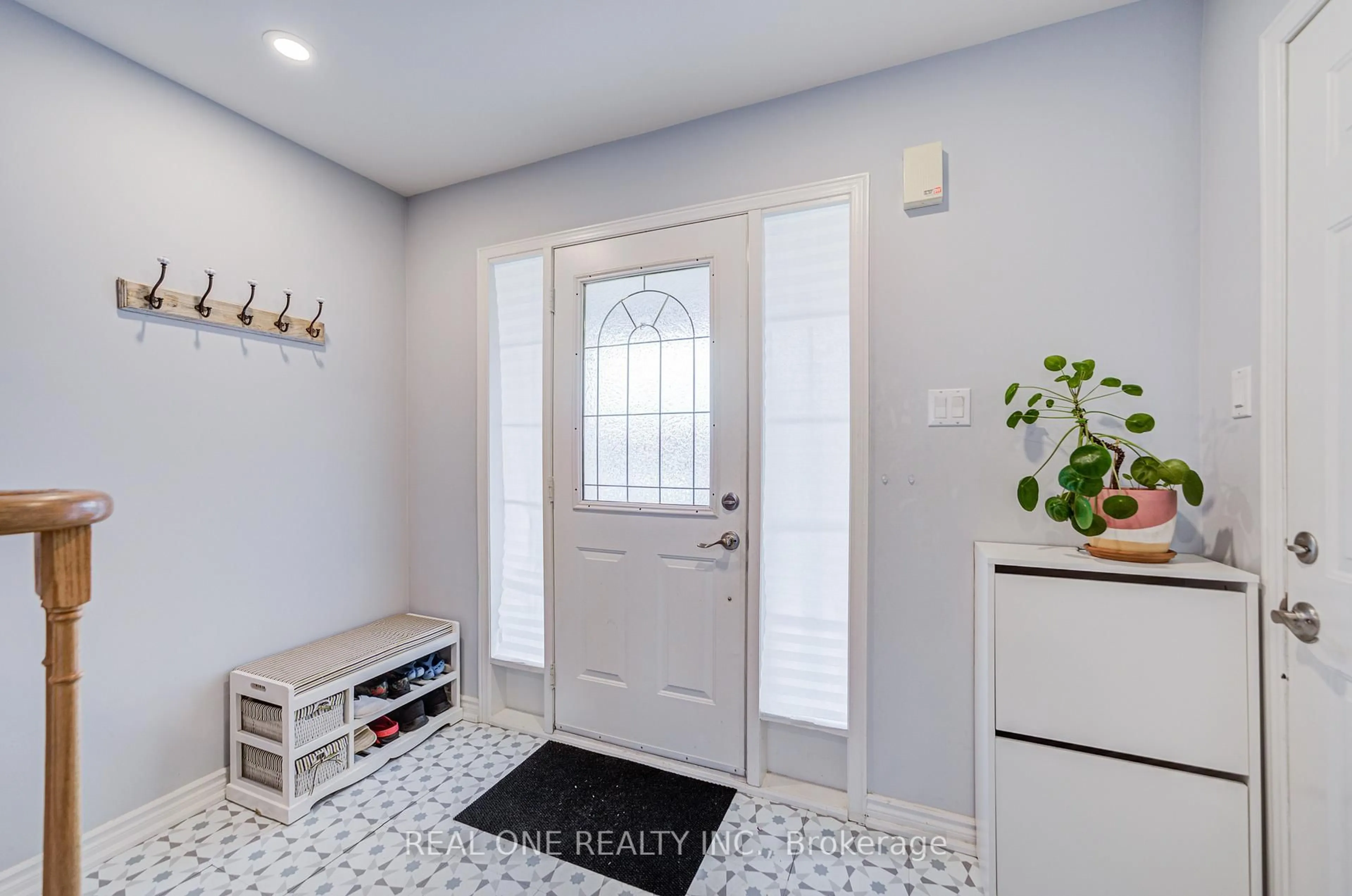 Indoor entryway for 178 Hawker Rd, Vaughan Ontario L6A 2J6