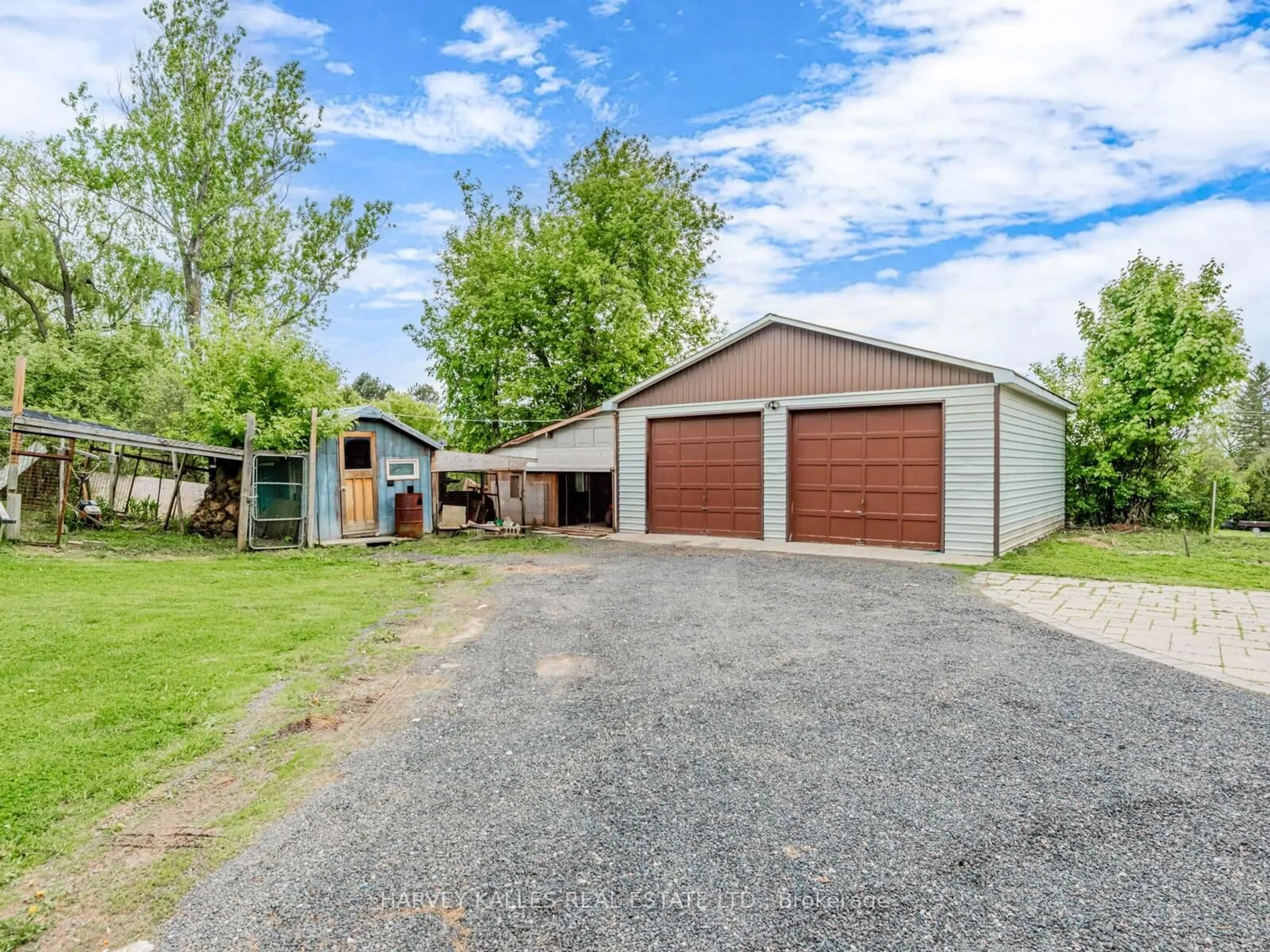 A pic from outside/outdoor area/front of a property/back of a property/a pic from drone, street for 6041 3rd Line, New Tecumseth Ontario L0G 1W0