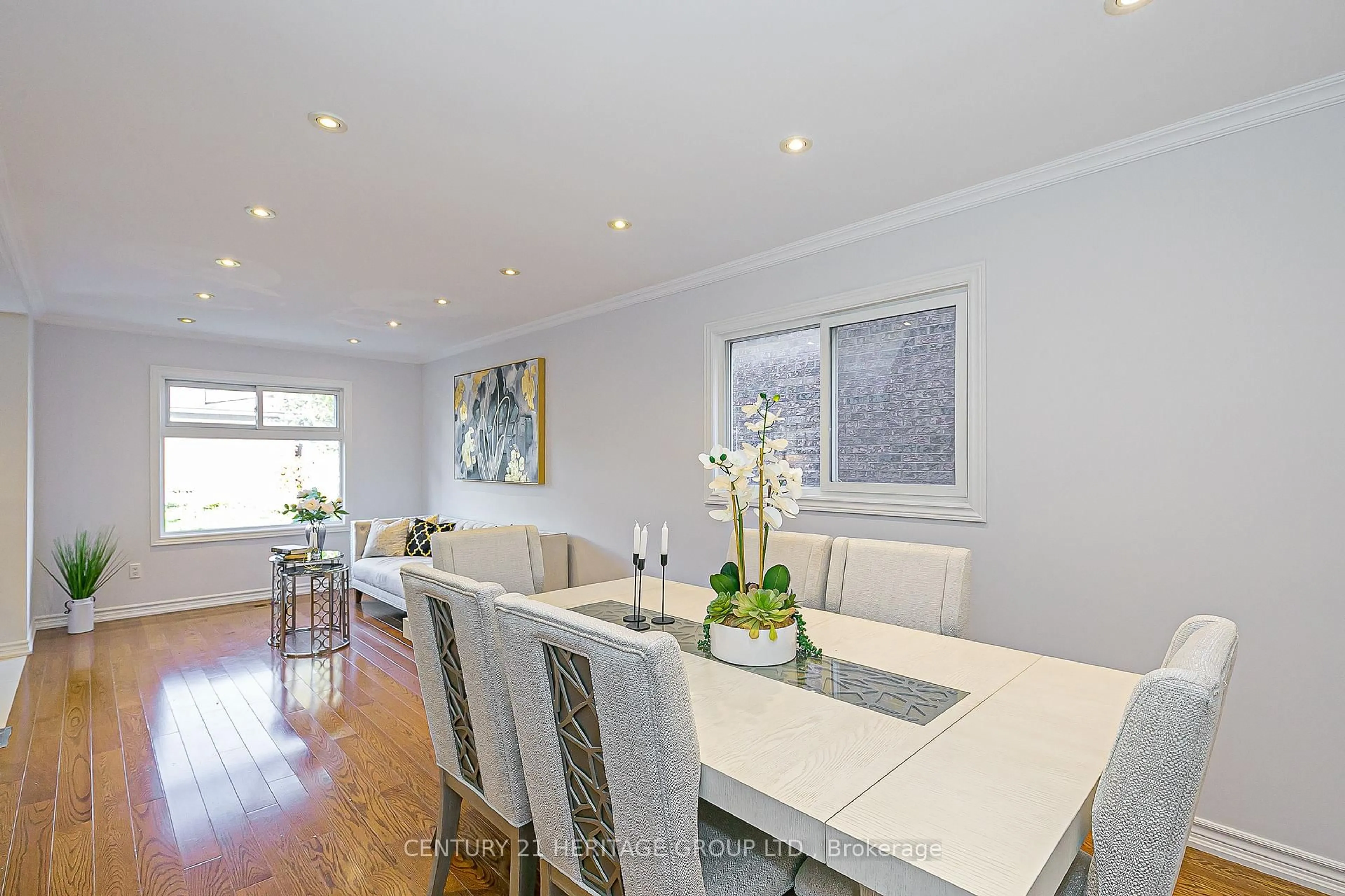 Dining room, wood/laminate floor for 32 Mountfield Cres, Vaughan Ontario L4J 7E8