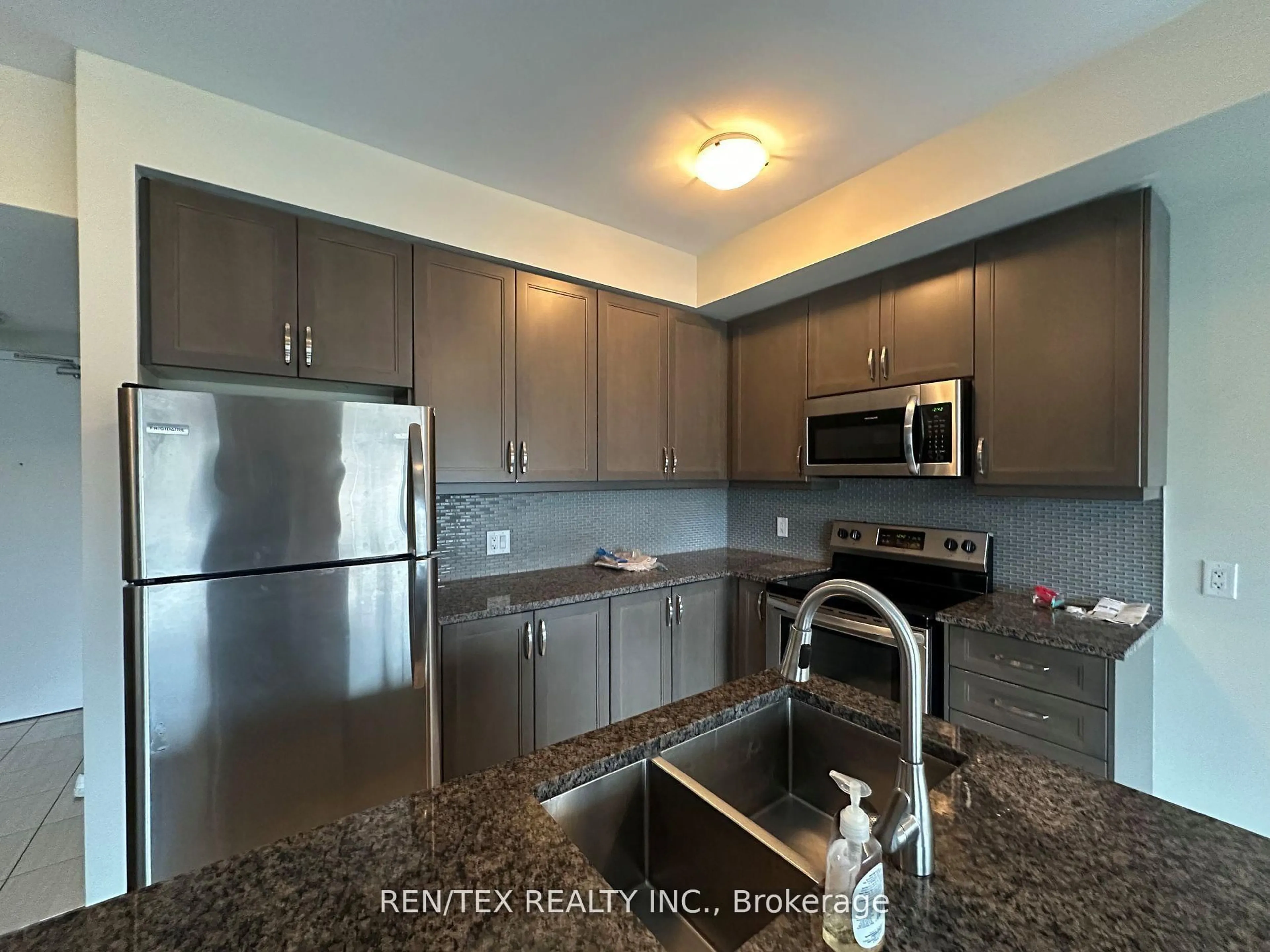 Standard kitchen, unknown for 3865 Major Mackenzie Dr #208, Vaughan Ontario L4H 3L9