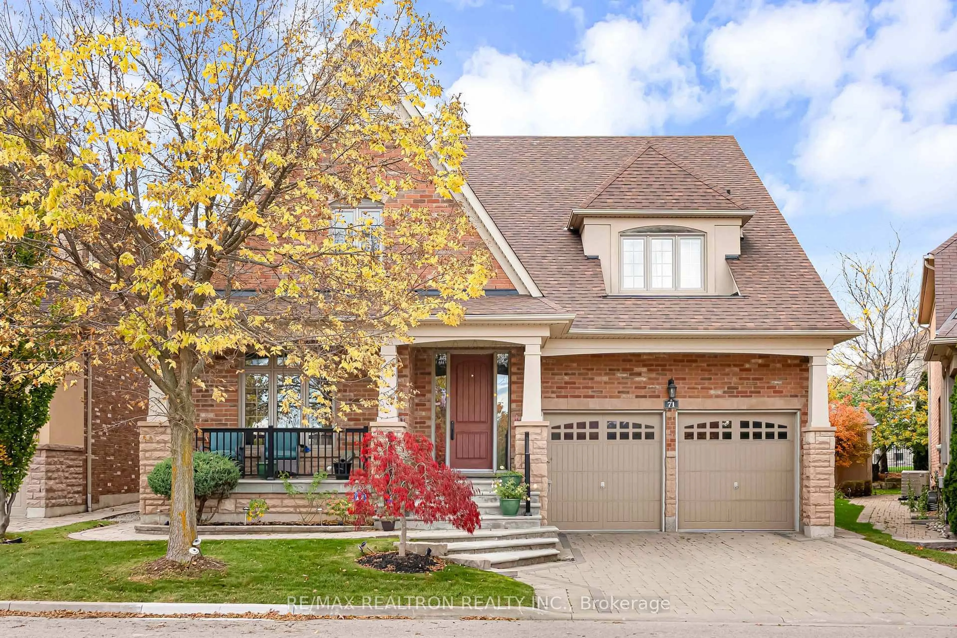Home with brick exterior material, street for 71 Glengordon Cres, Markham Ontario L6C 0K1