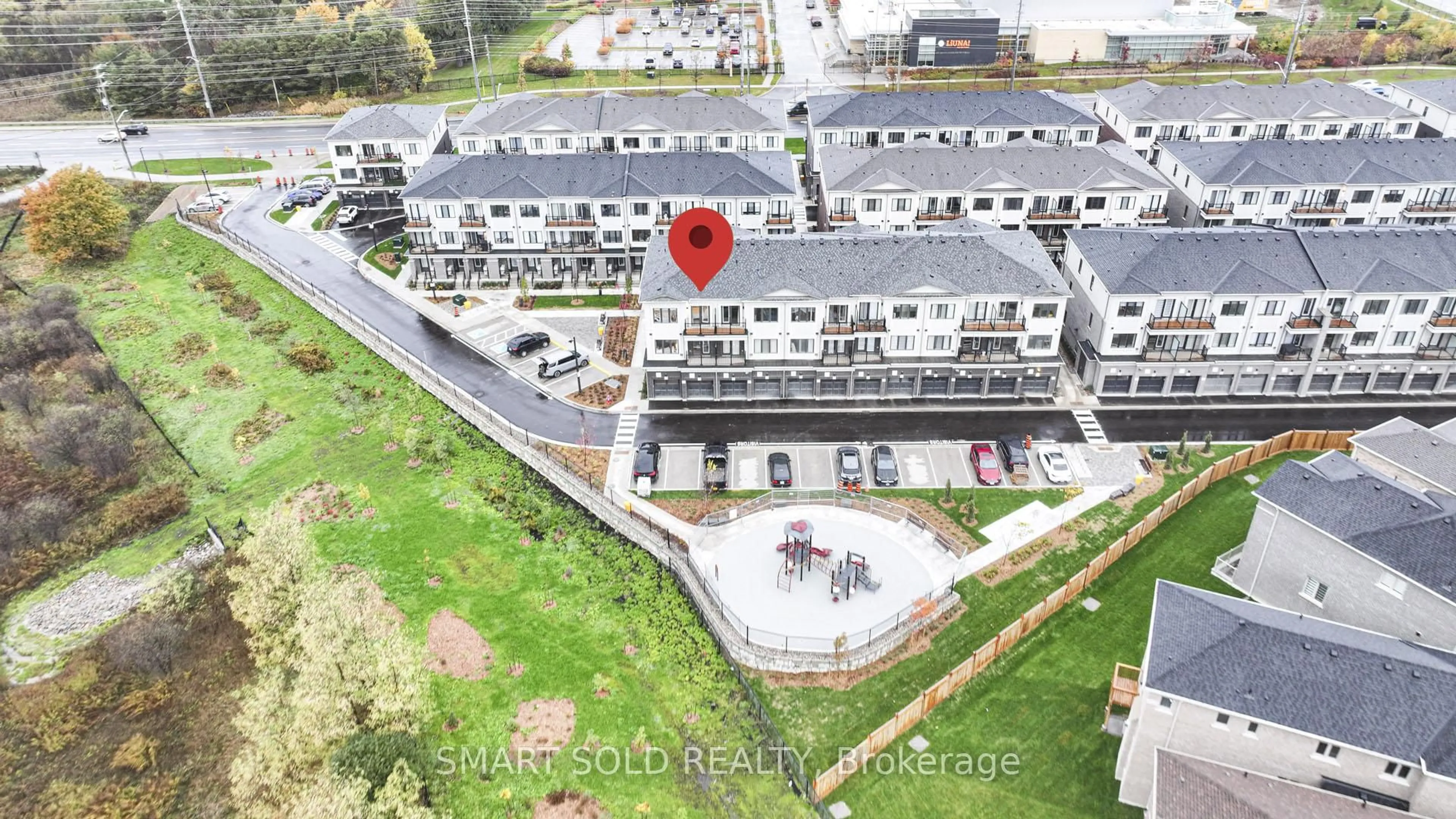 A pic from outside/outdoor area/front of a property/back of a property/a pic from drone, city buildings view from balcony for 152 Matawin Lane, Richmond Hill Ontario L4B 0H8