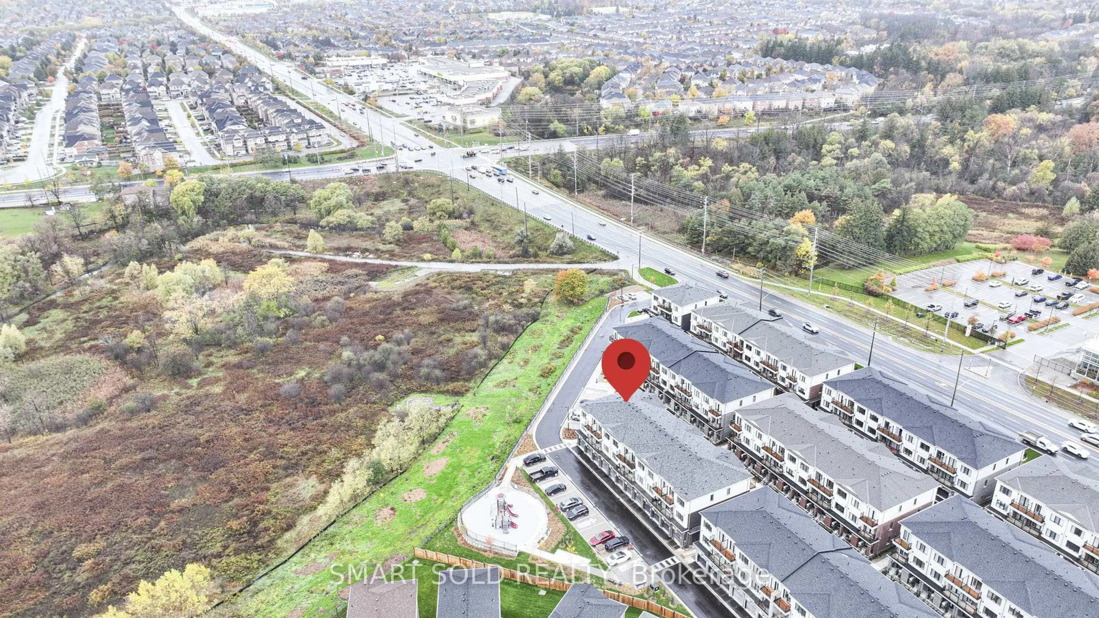 A pic from outside/outdoor area/front of a property/back of a property/a pic from drone, street for 152 Matawin Lane, Richmond Hill Ontario L4B 0H8