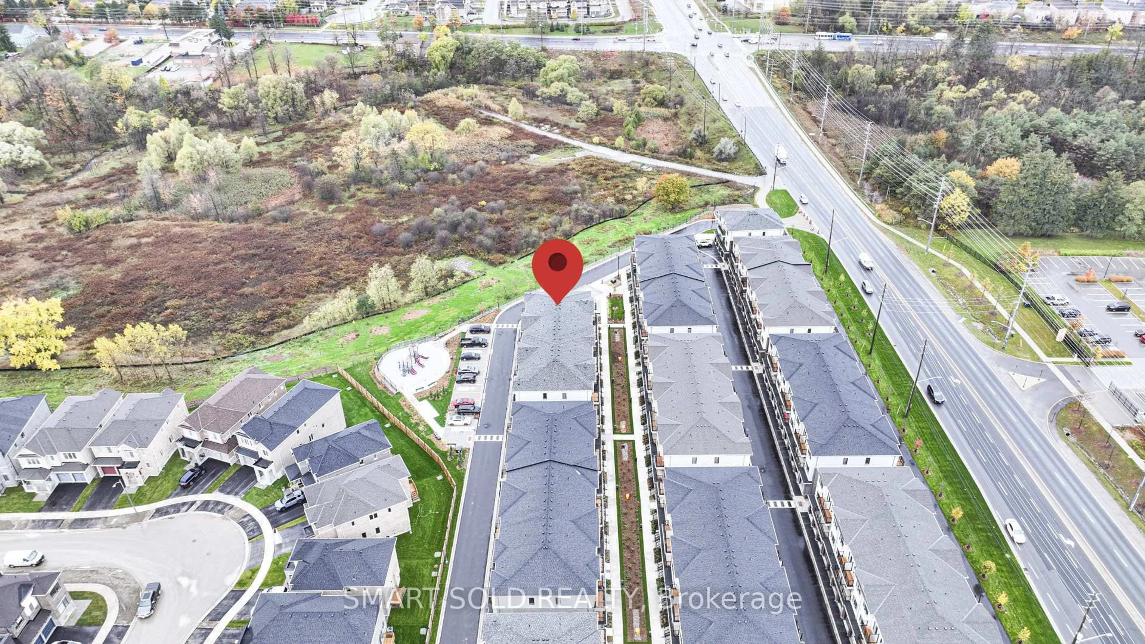 A pic from outside/outdoor area/front of a property/back of a property/a pic from drone, street for 152 Matawin Lane, Richmond Hill Ontario L4B 0H8