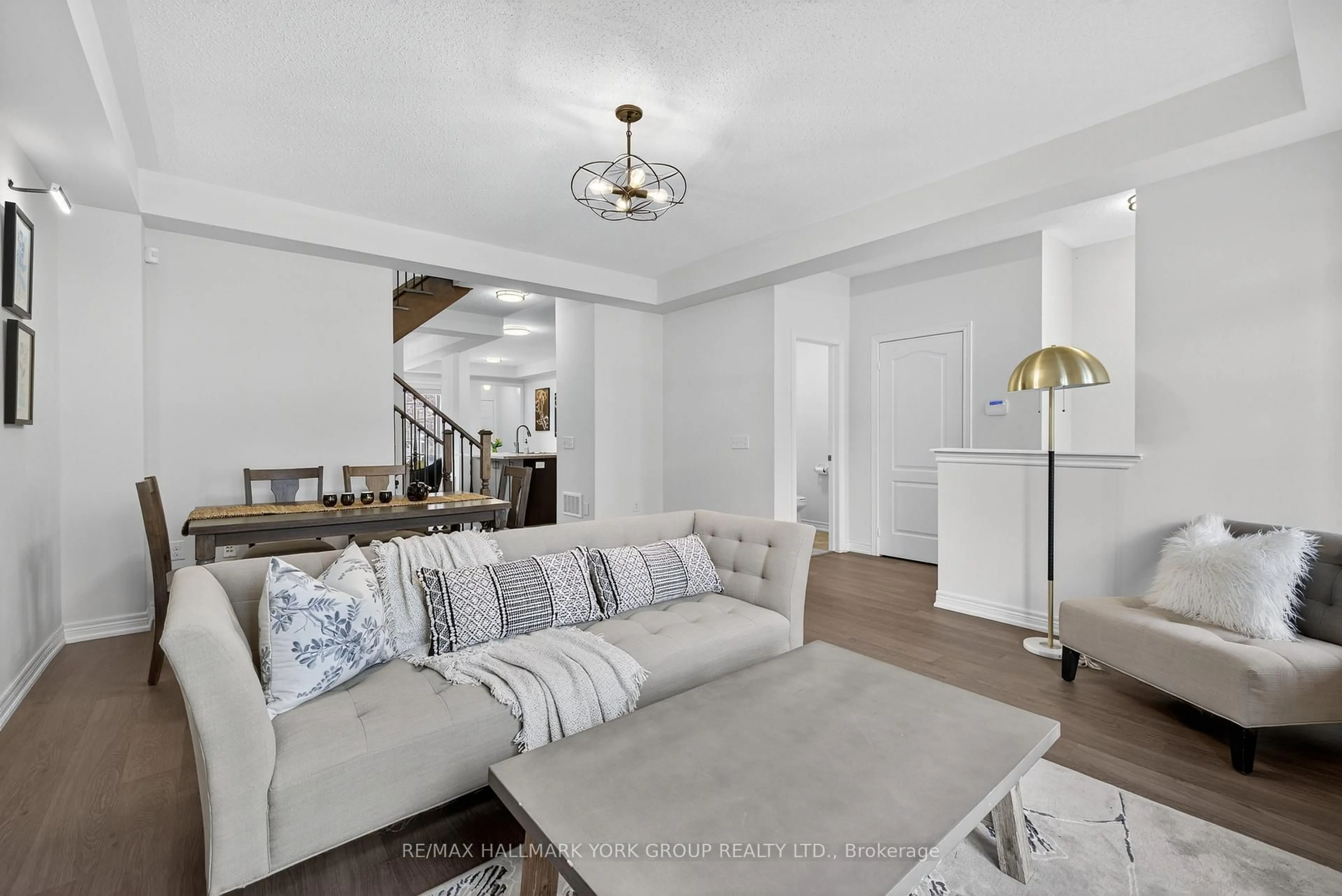 Living room with furniture, unknown for 14 Walter Proctor Rd, East Gwillimbury Ontario L9N 0L6