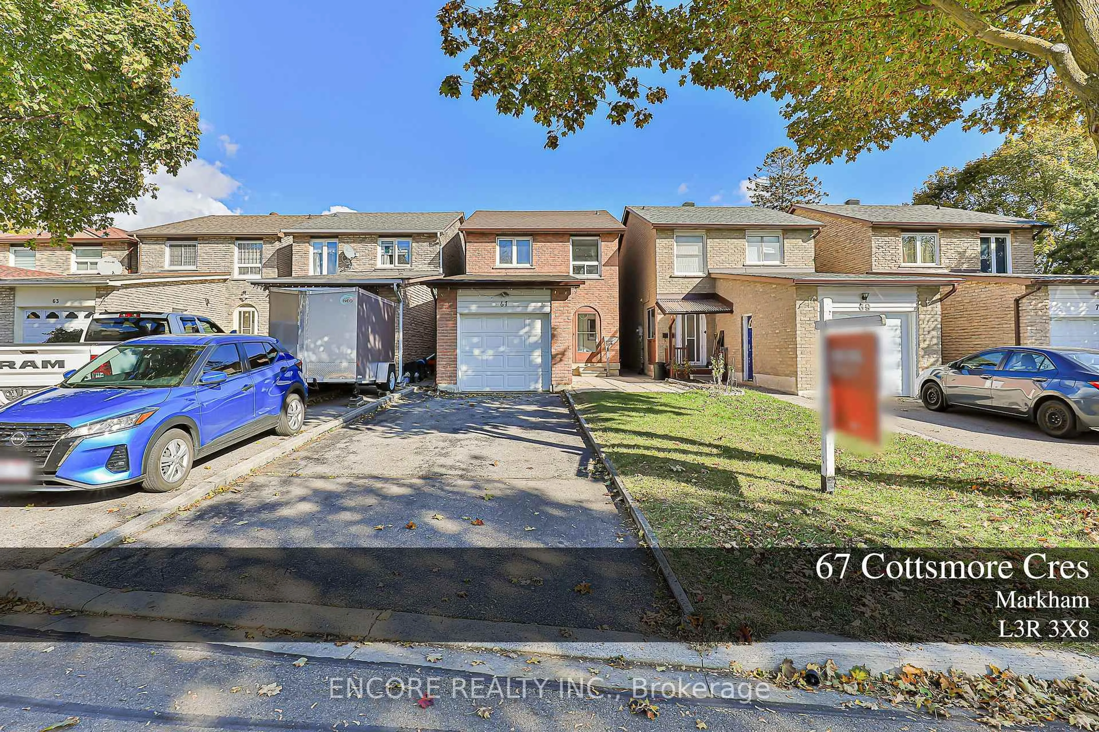 A pic from outside/outdoor area/front of a property/back of a property/a pic from drone, street for 67 Cottsmore Cres, Markham Ontario L3R 3X8