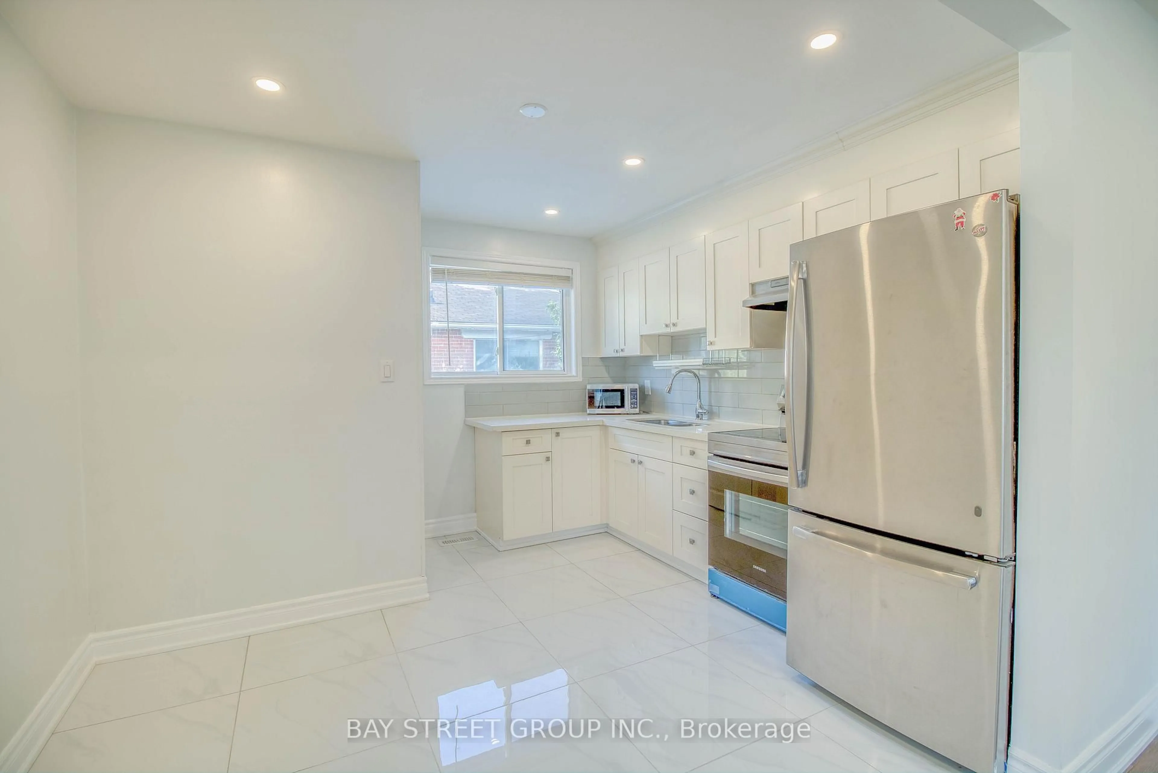 Unknown for 65 Davis Rd, Aurora Ontario L4G 2B4