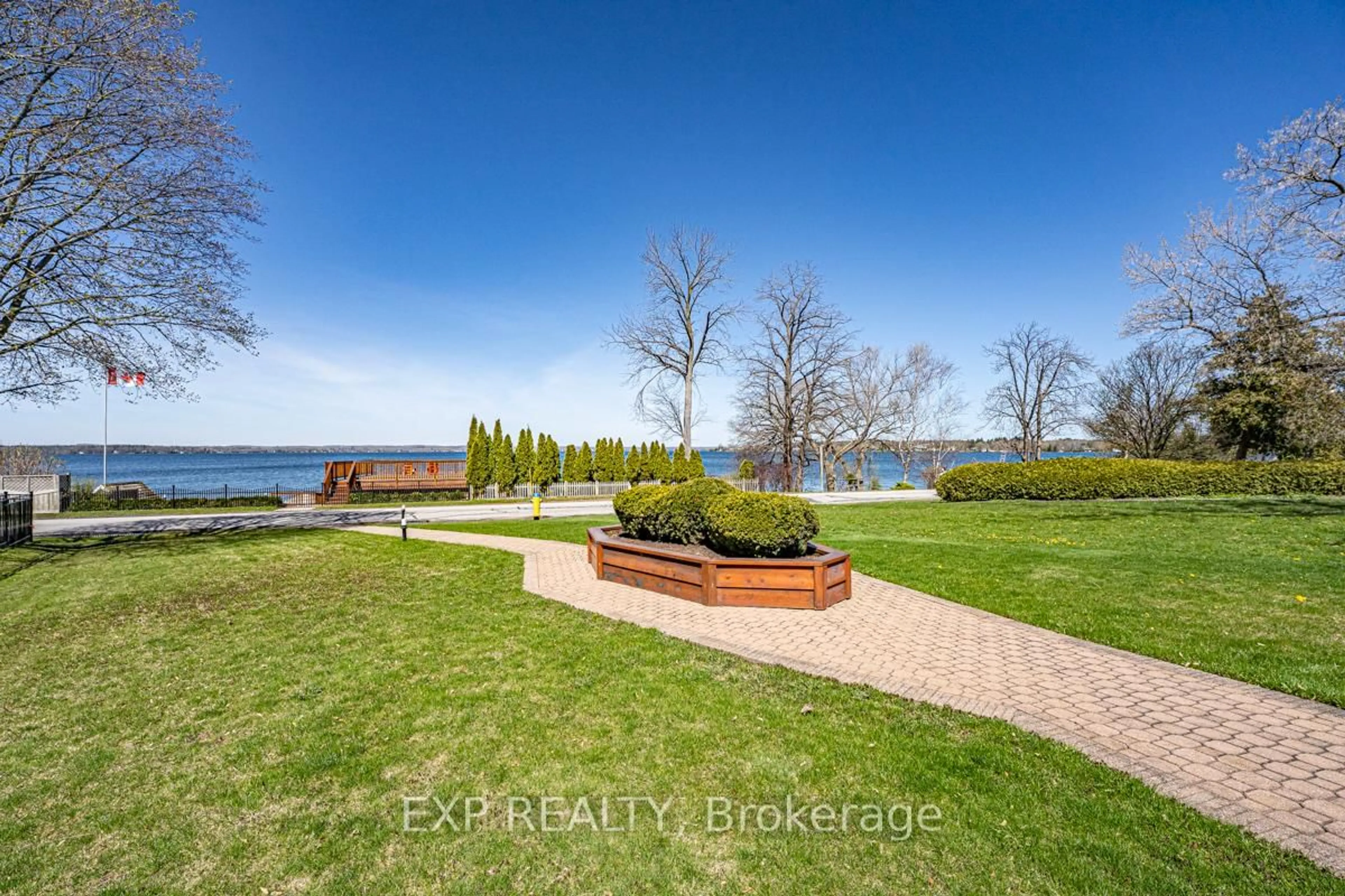 Patio, water/lake/river/ocean view for 229 Lake Dr, Georgina Ontario L4P 3C8