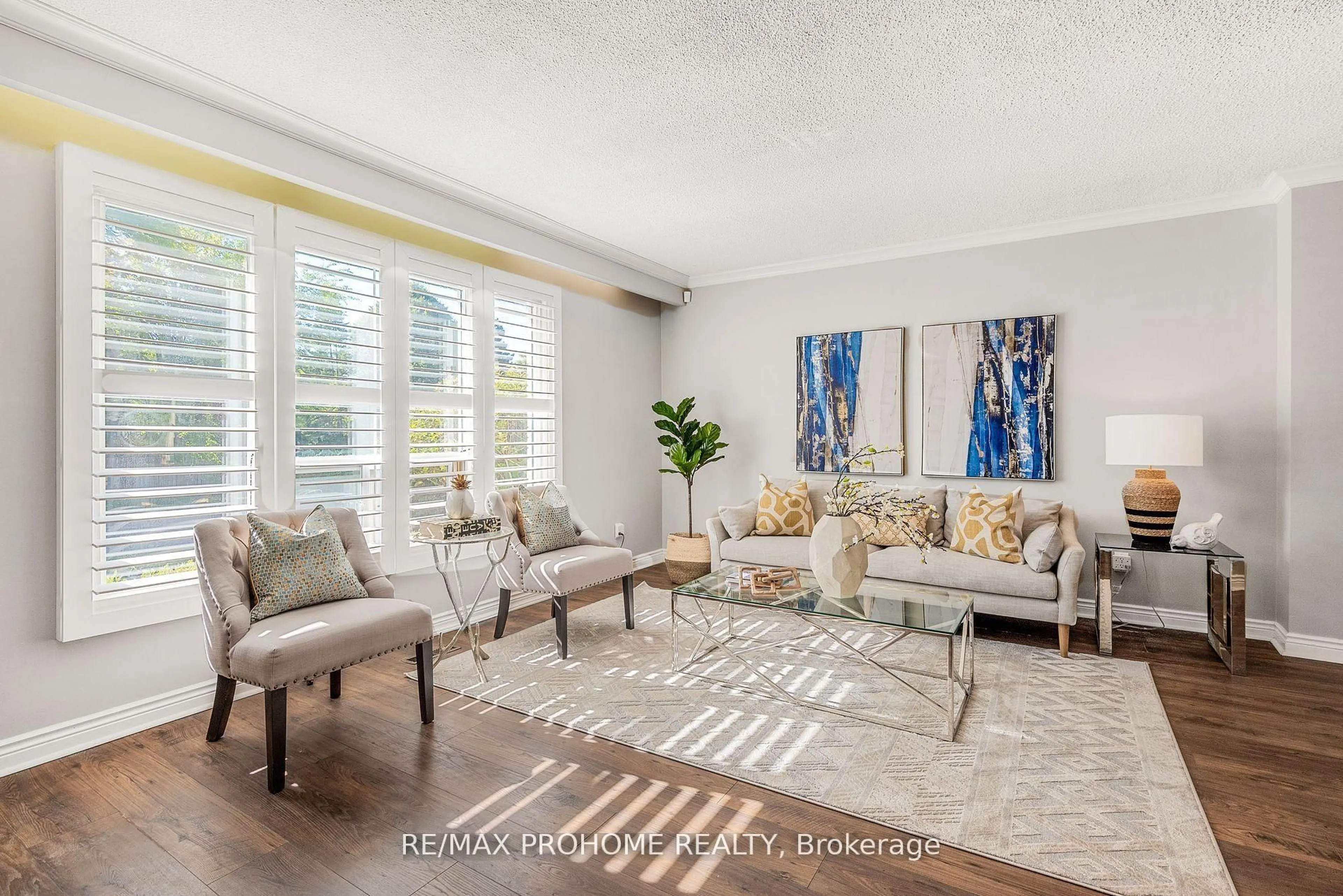 Living room with furniture, unknown for 32 Sir Bedevere Pl, Markham Ontario L3P 2W4