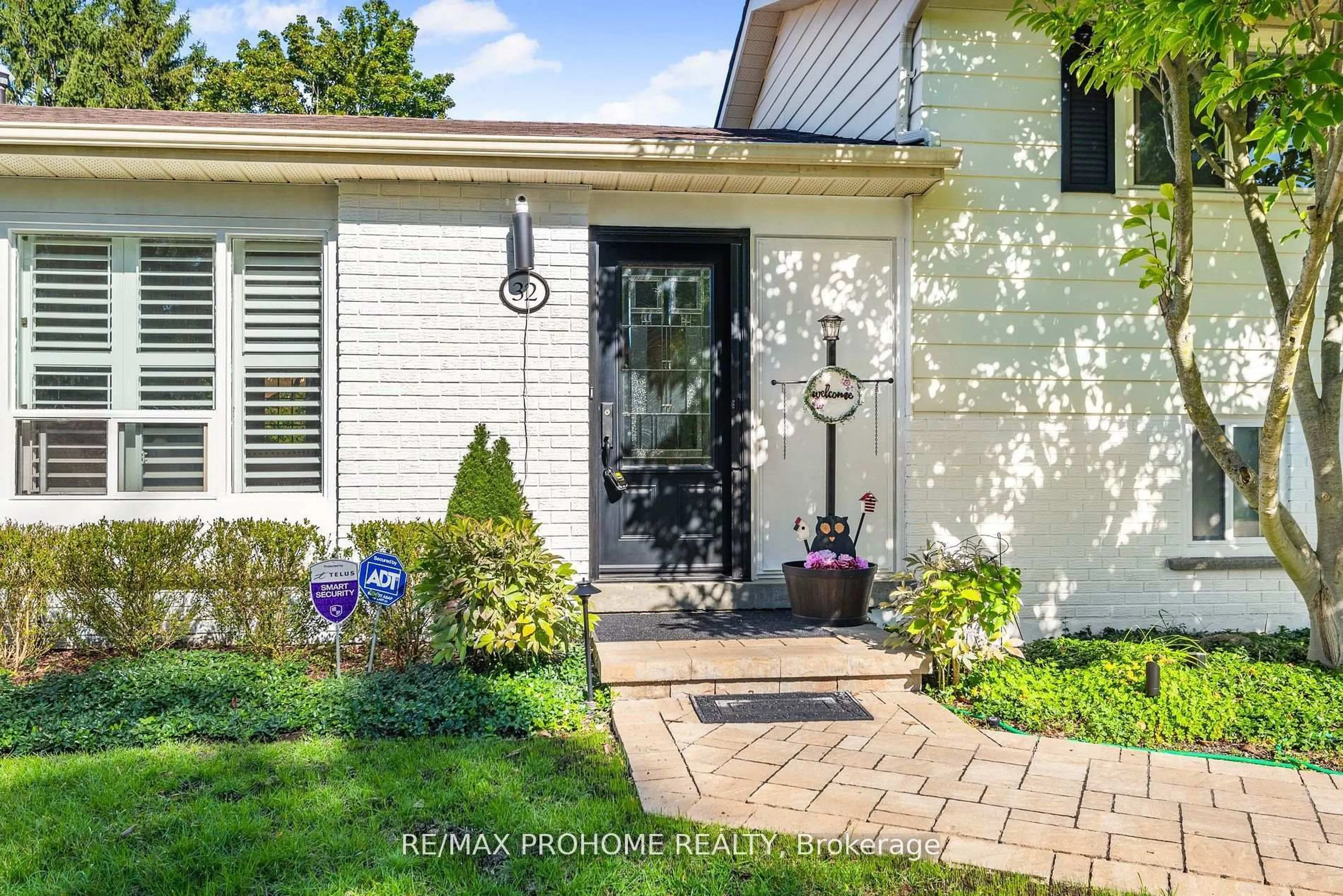 Home with brick exterior material, street for 32 Sir Bedevere Pl, Markham Ontario L3P 2W4