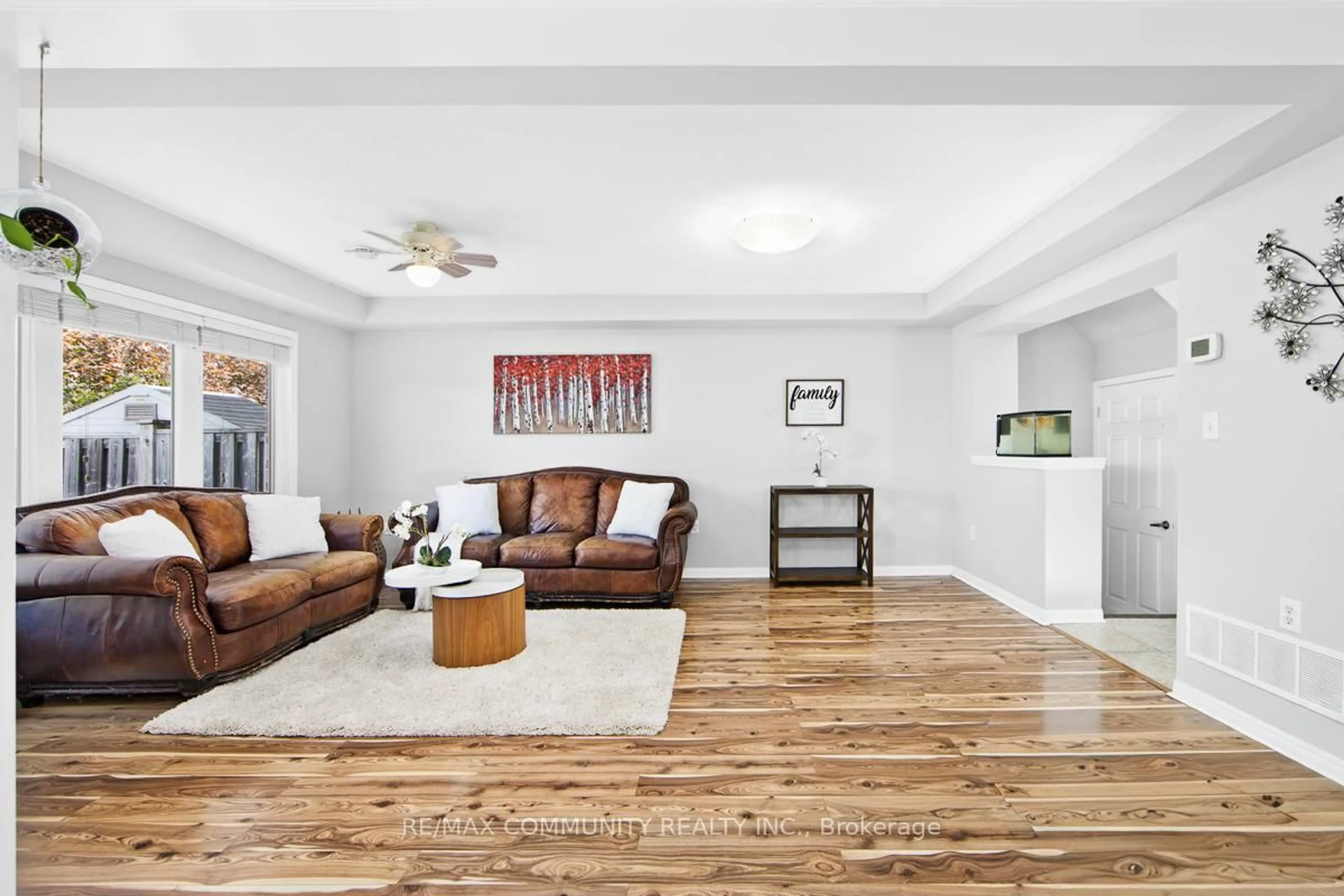 Living room with furniture, unknown for 178 Dougherty Cres, Whitchurch-Stouffville Ontario L4A 0A6