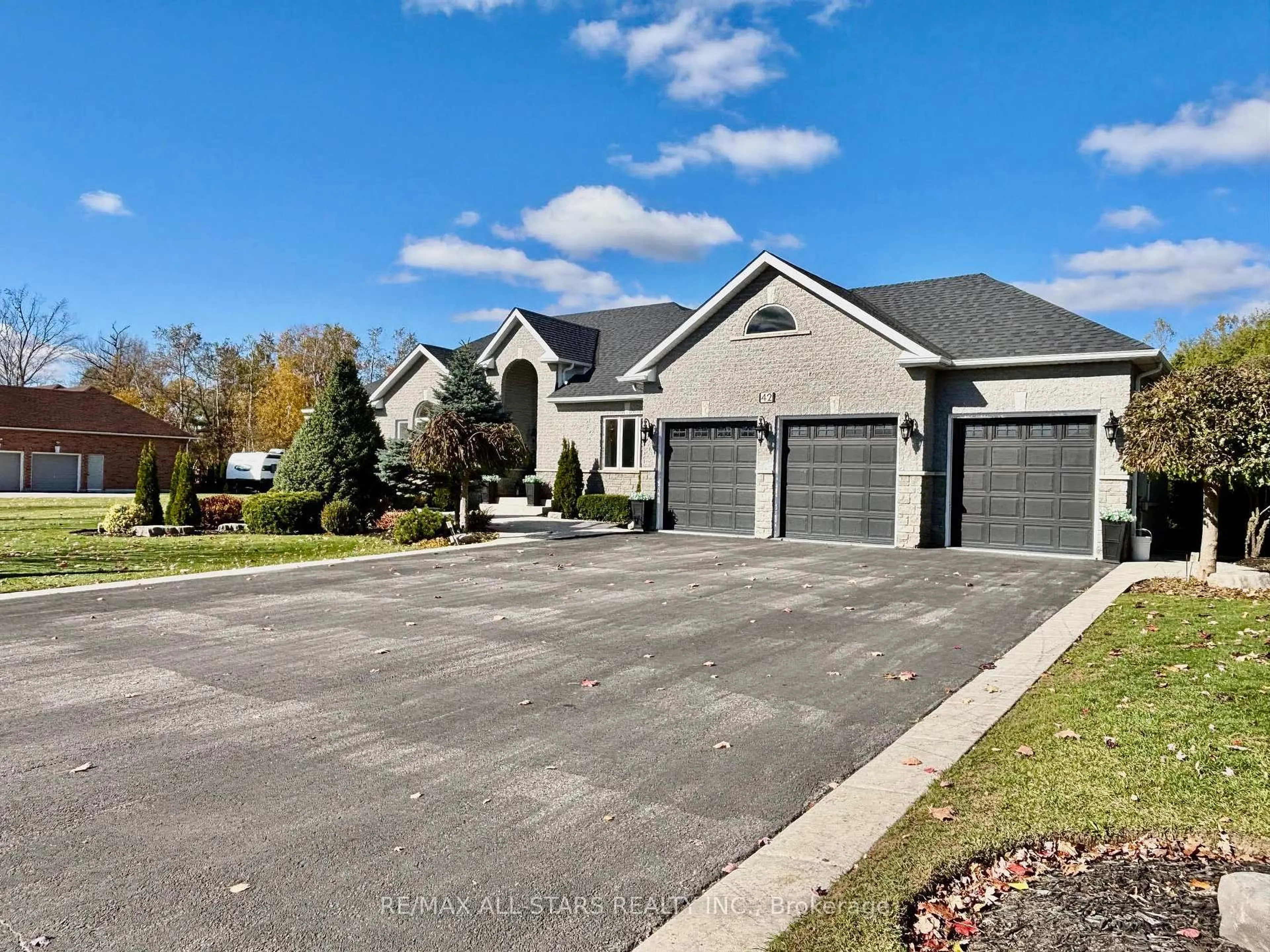 Unknown for 42 Deer Ridge Rd, Uxbridge Ontario L0C 1A0