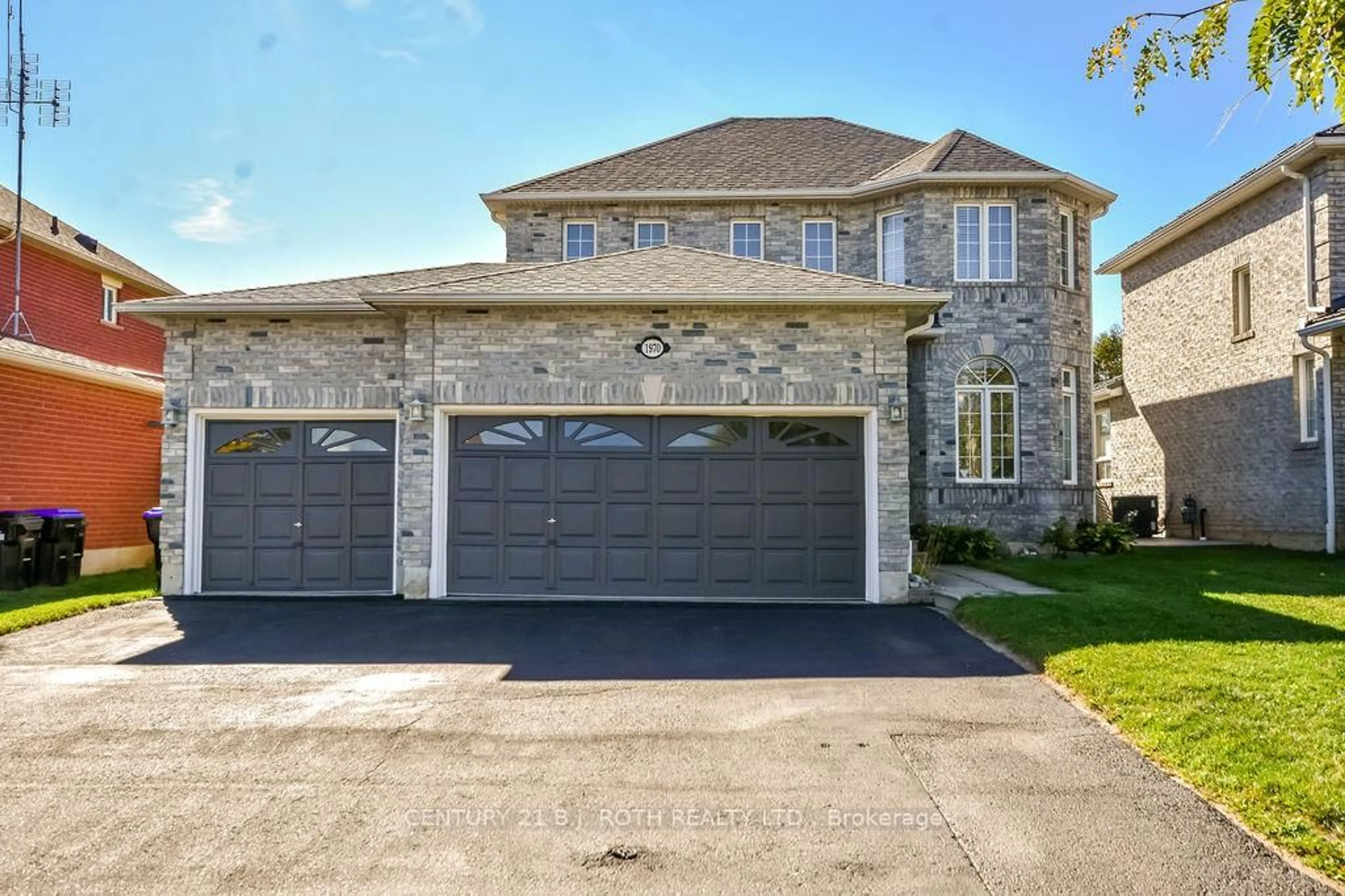 Home with brick exterior material, street for 1970 Webster Blvd, Innisfil Ontario L9S 2A5