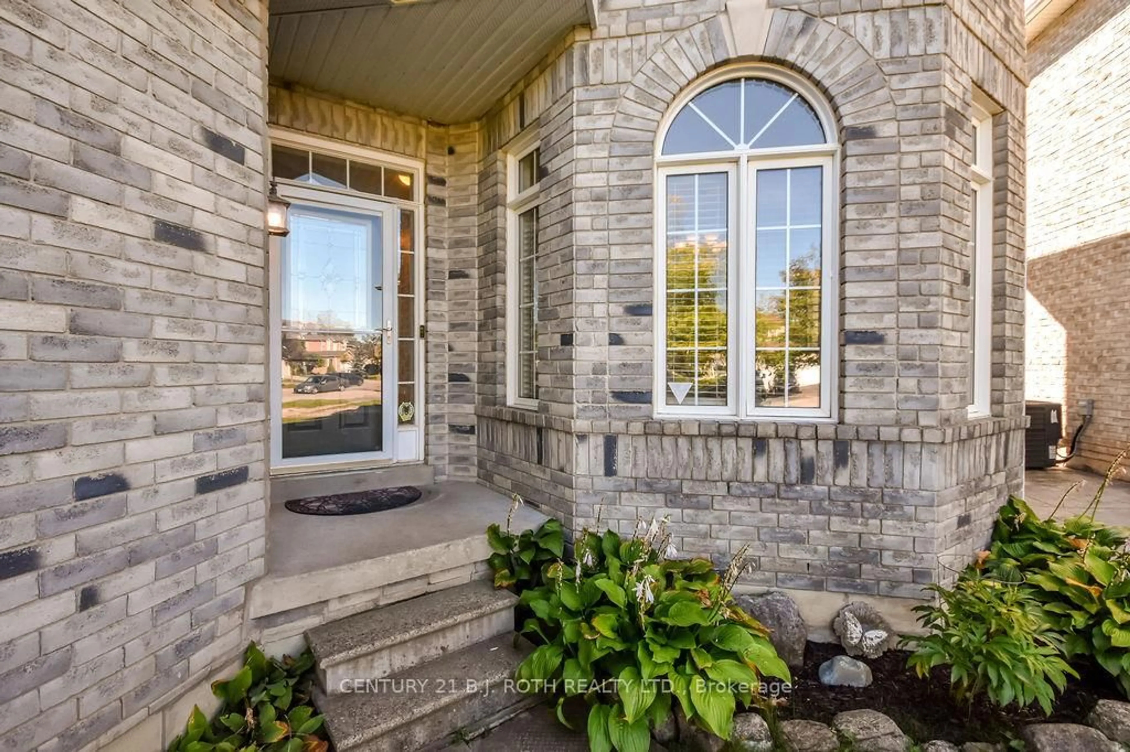 Home with brick exterior material, street for 1970 Webster Blvd, Innisfil Ontario L9S 2A5