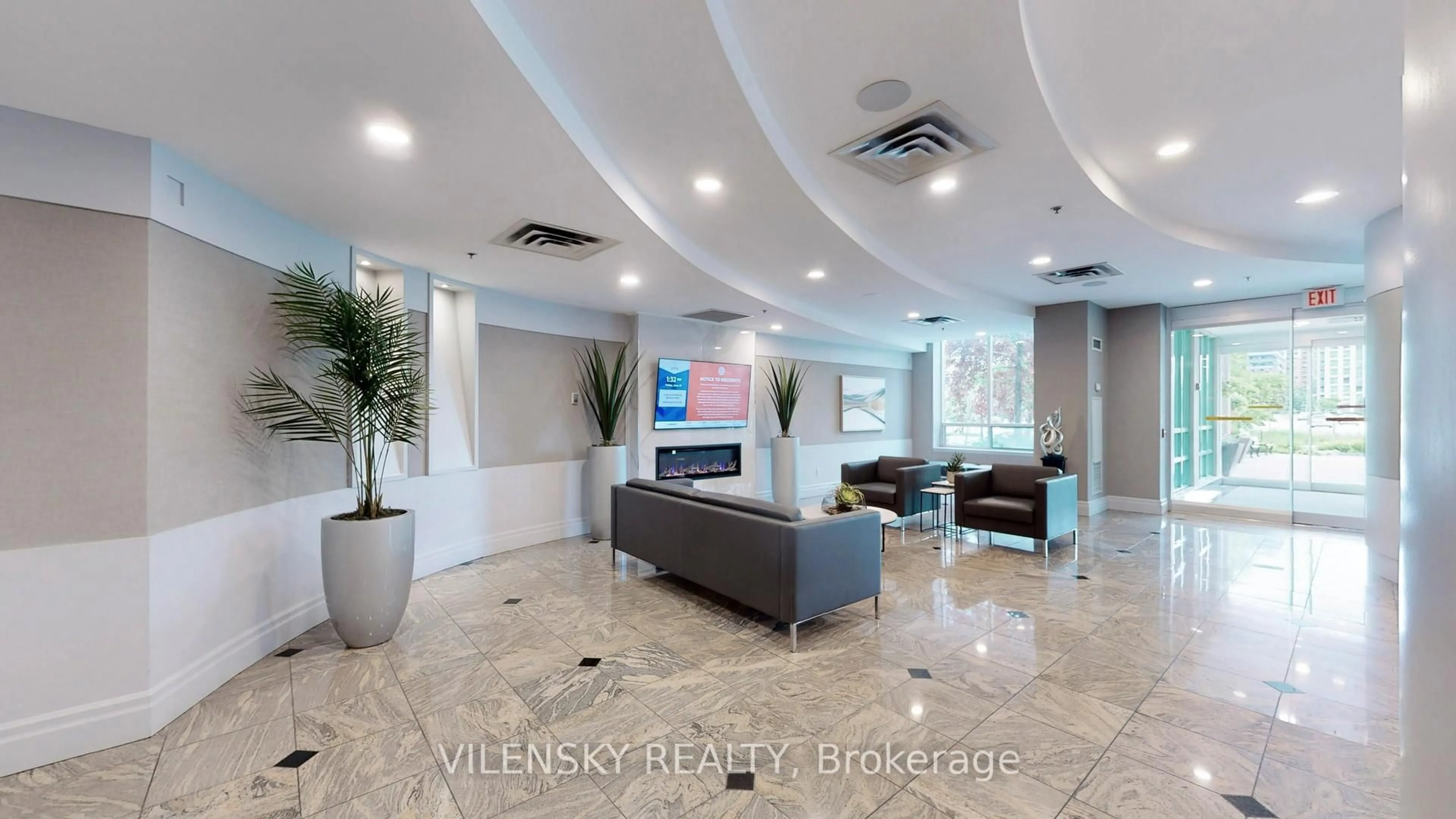 Lobby for 39 Oneida Cres #215, Richmond Hill Ontario L4B 4T9