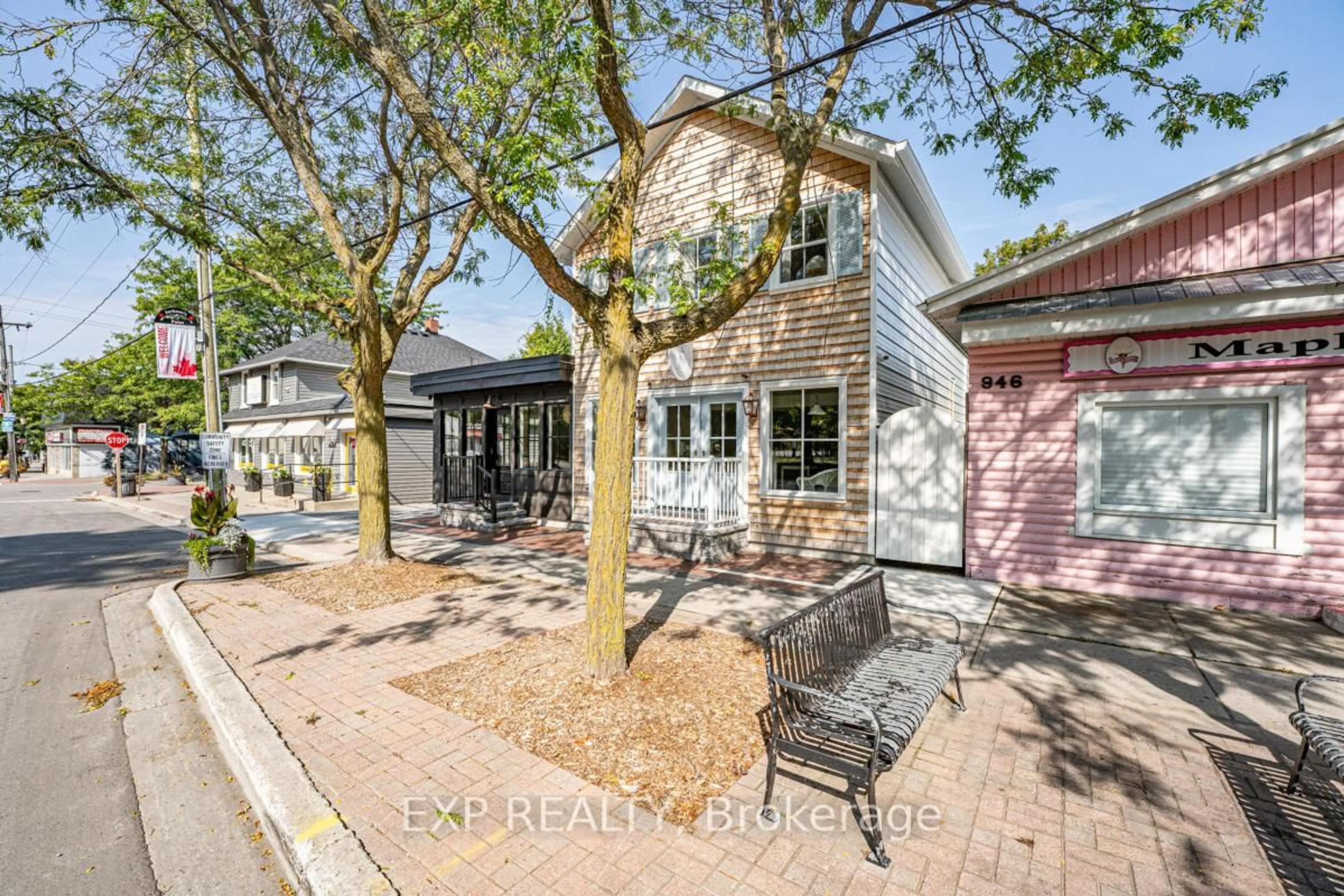 Home with brick exterior material, street for 944 Lake Dr, Georgina Ontario L0E 1L0