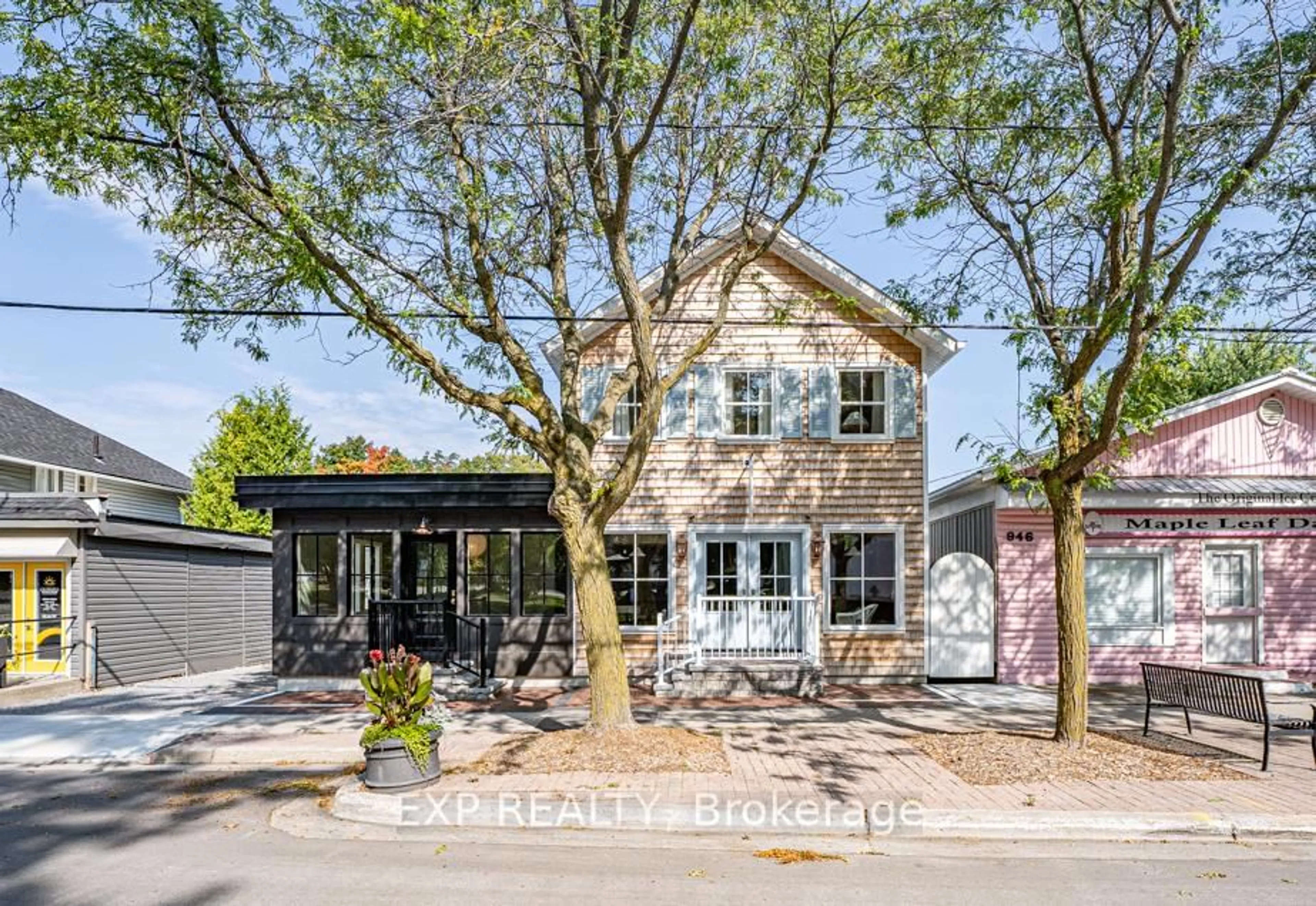 Home with brick exterior material, street for 944 Lake Dr, Georgina Ontario L0E 1L0