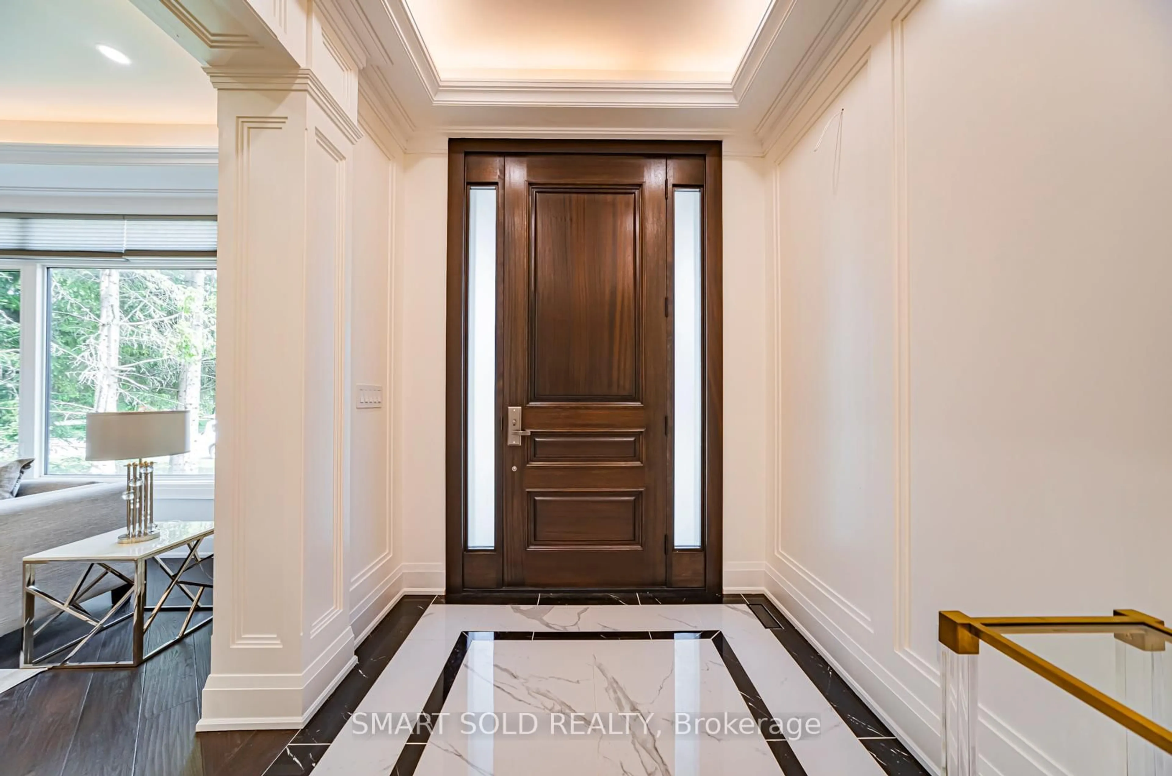 Indoor entryway for 92 Lloyd St, Whitchurch-Stouffville Ontario L4A 4J5