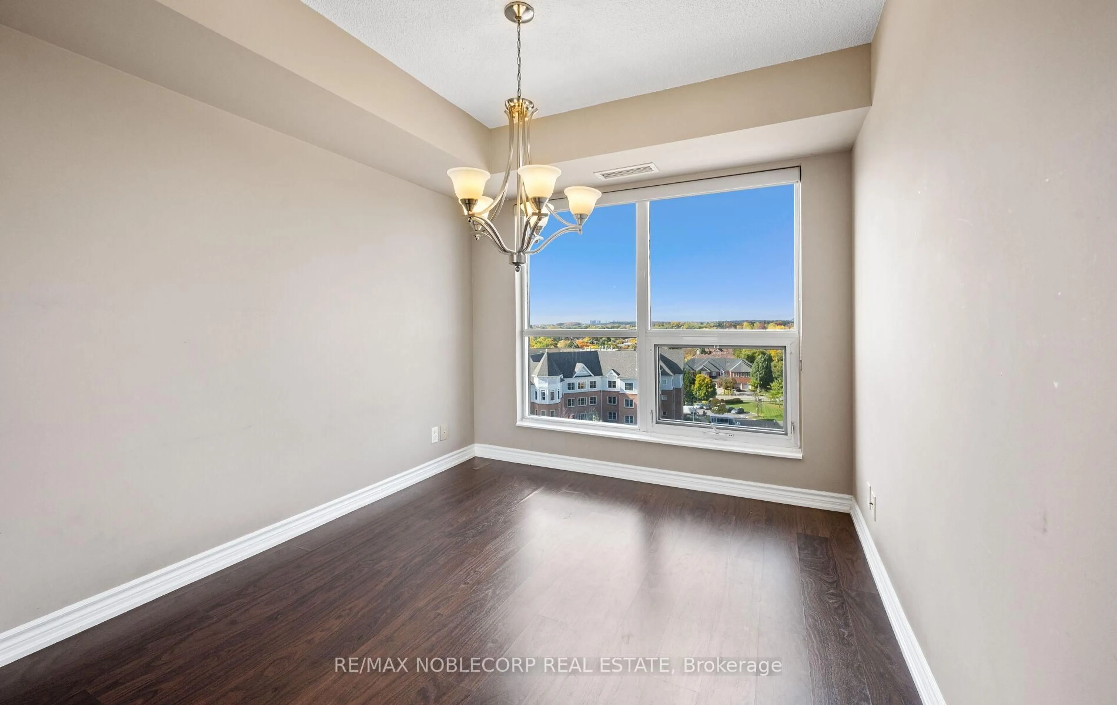 A pic of a room for 18 Harding Blvd #928, Richmond Hill Ontario L4C 0T3