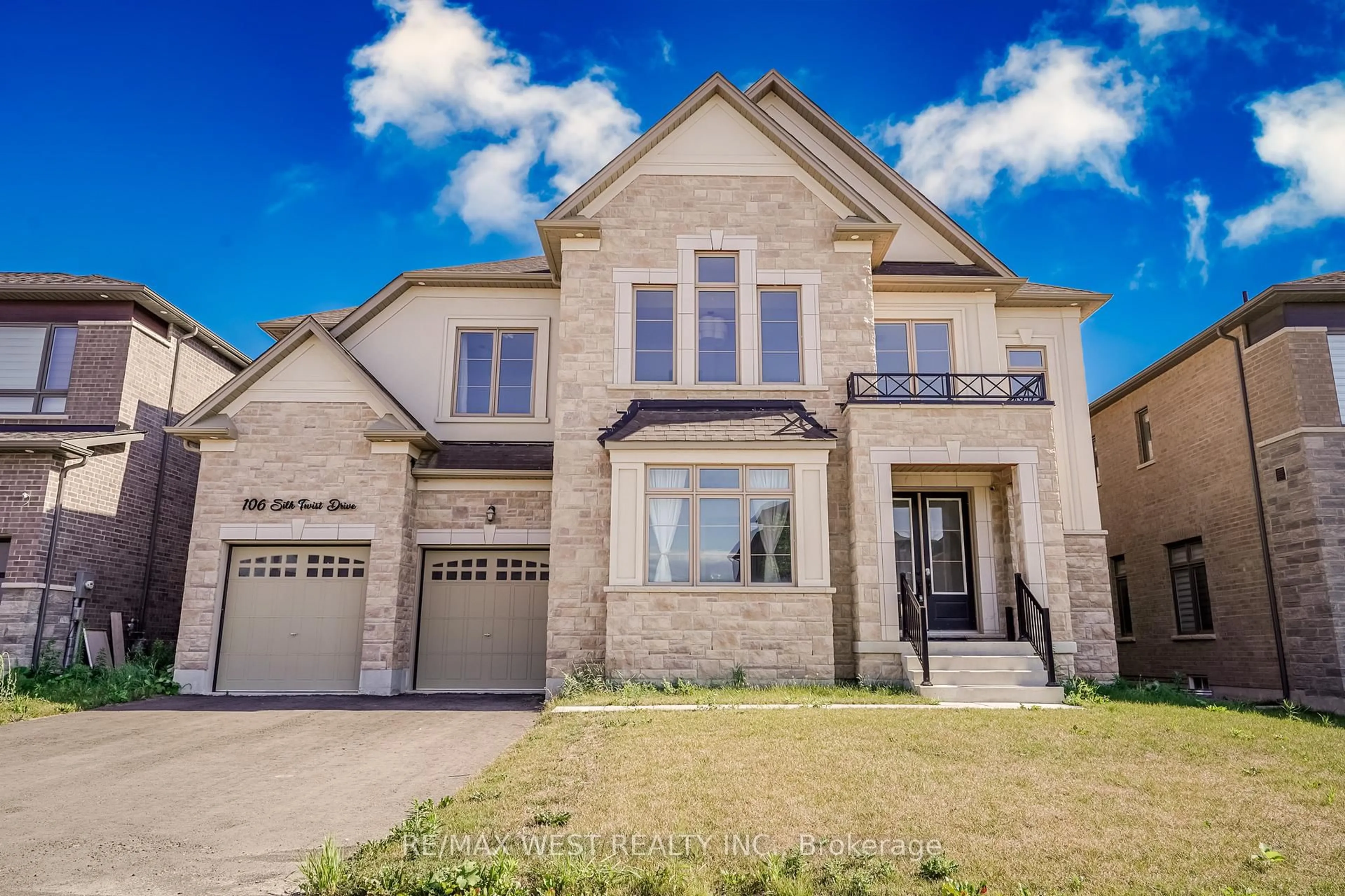 Home with brick exterior material, street for 106 Silk Twist Dr, East Gwillimbury Ontario L9N 0W4