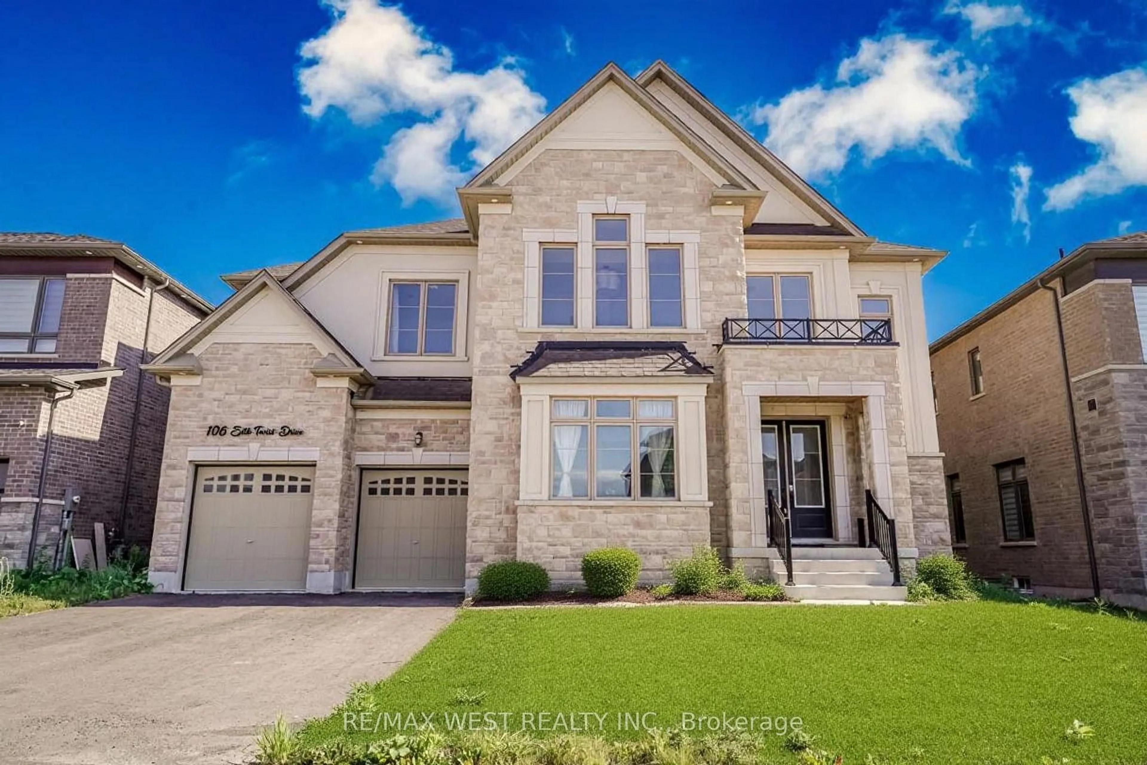 Home with brick exterior material, street for 106 Silk Twist Dr, East Gwillimbury Ontario L9N 0W4