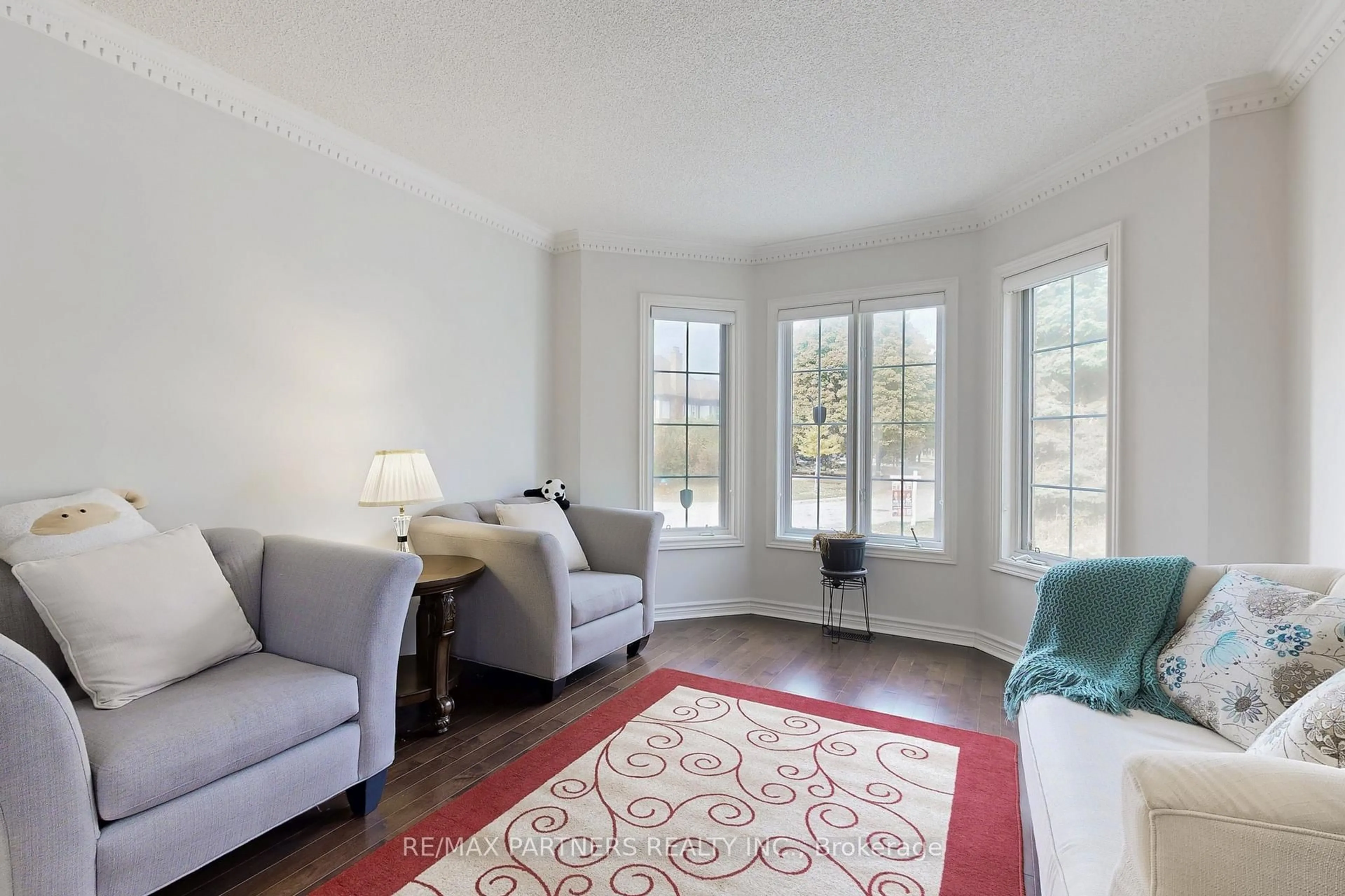 Living room with furniture, unknown for 46 Green Ash Cres, Richmond Hill Ontario L4B 3S1