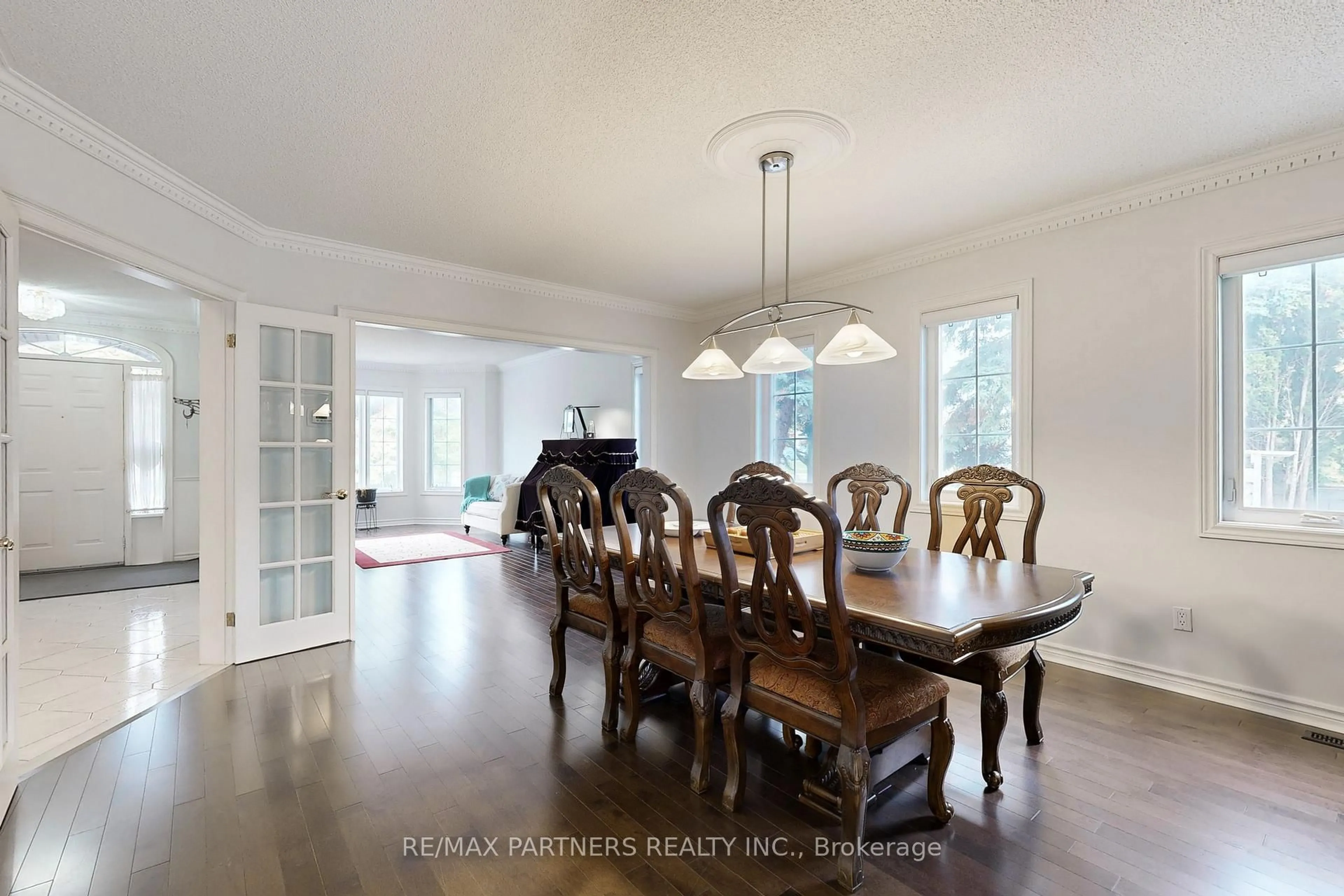 Dining room, wood/laminate floor for 46 Green Ash Cres, Richmond Hill Ontario L4B 3S1