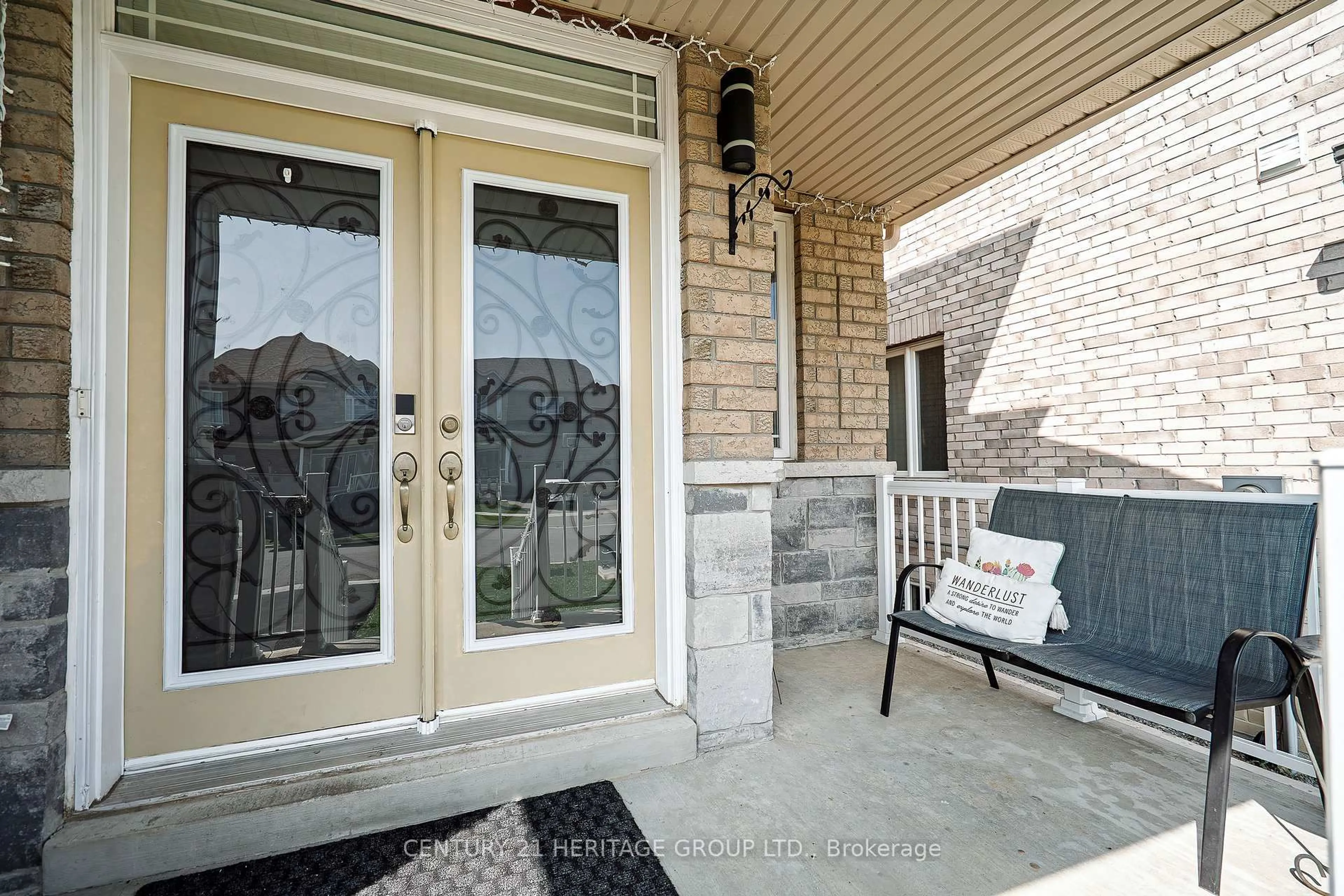 Indoor entryway for 89 Sutherland Ave, Bradford West Gwillimbury Ontario L3Z 4H4