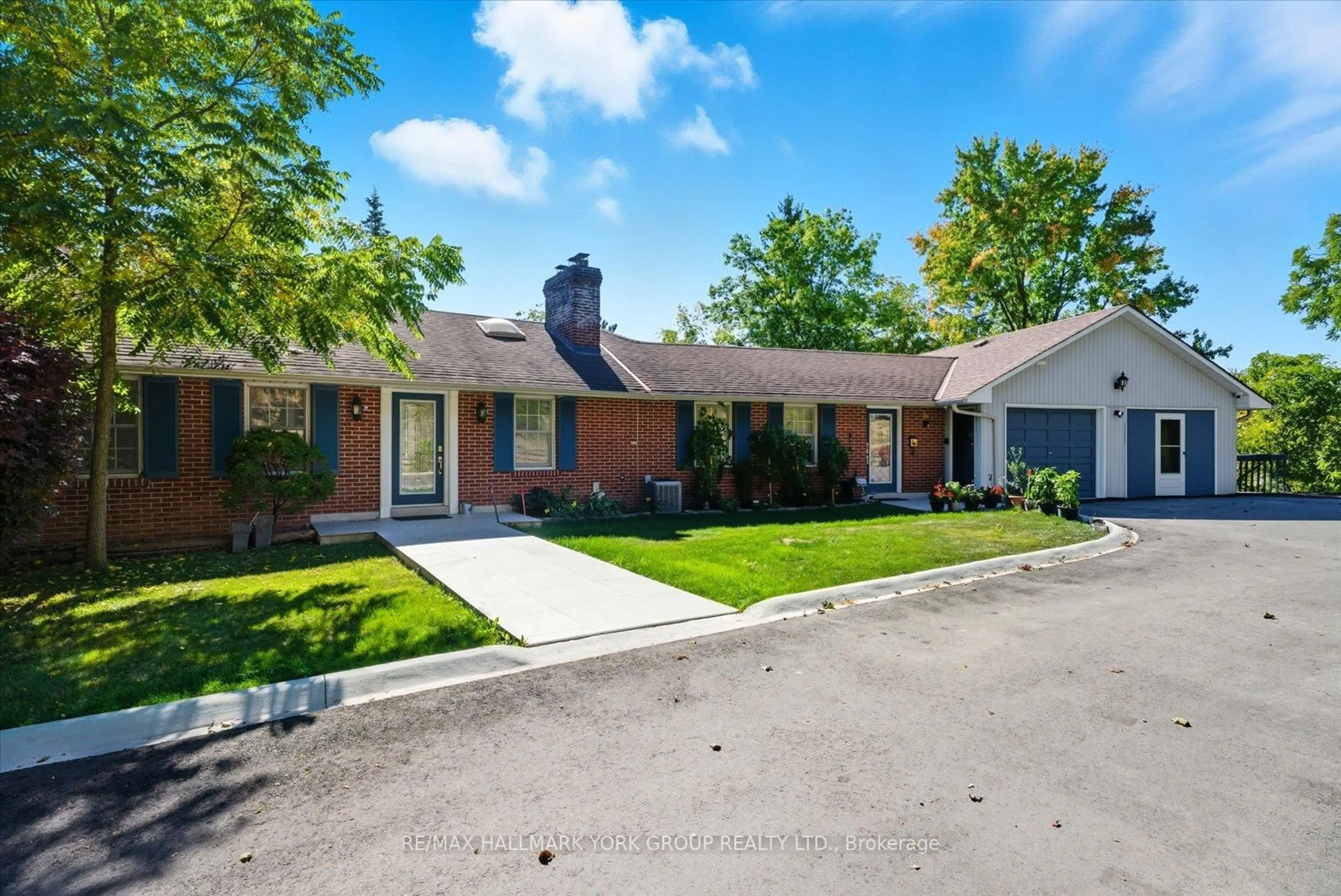 Home with brick exterior material, street for 3815 King Rd, King Ontario L7B 1K4