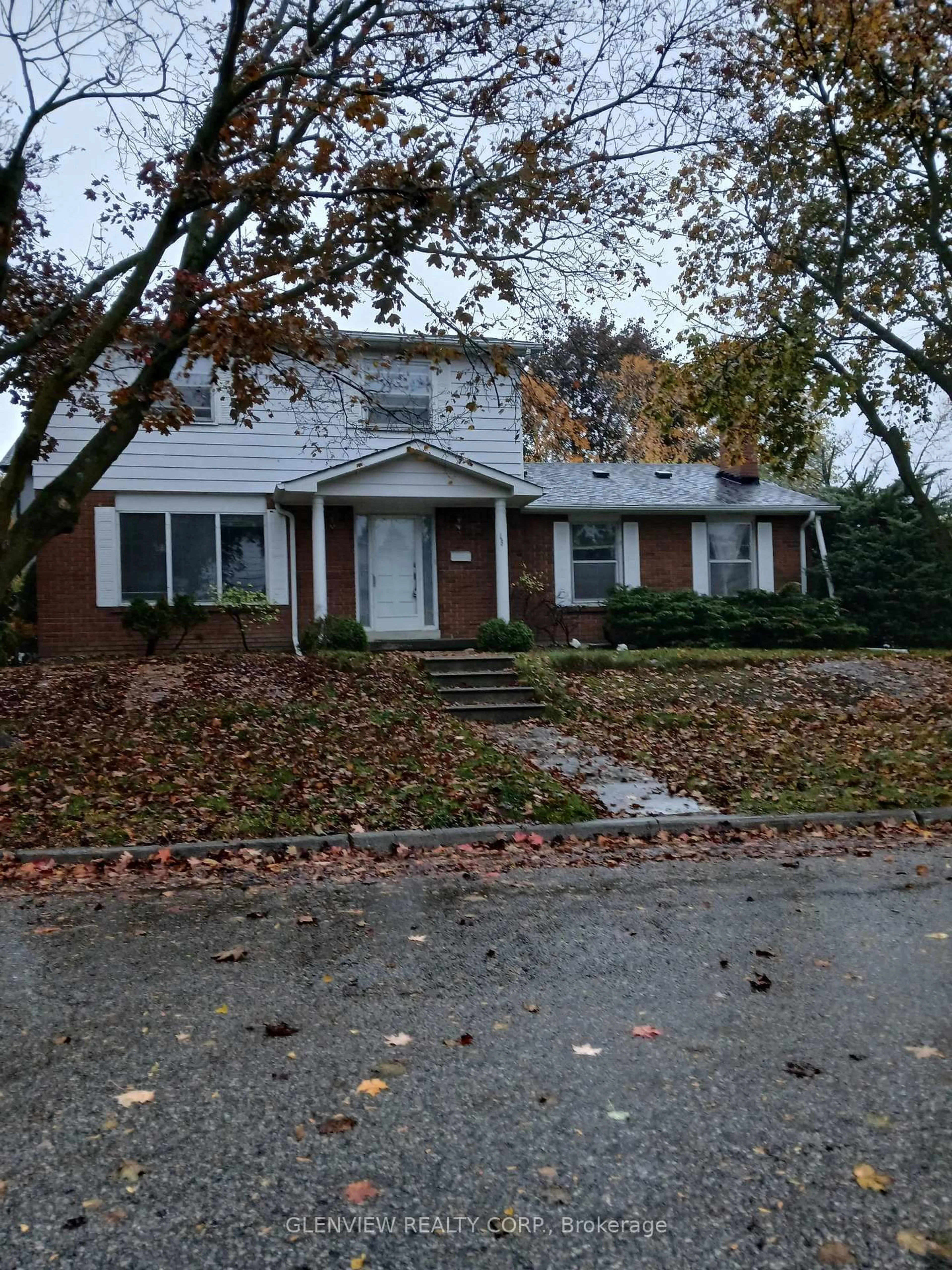 Home with brick exterior material, street for 120 Romfield Crct, Markham Ontario L3T 3H8