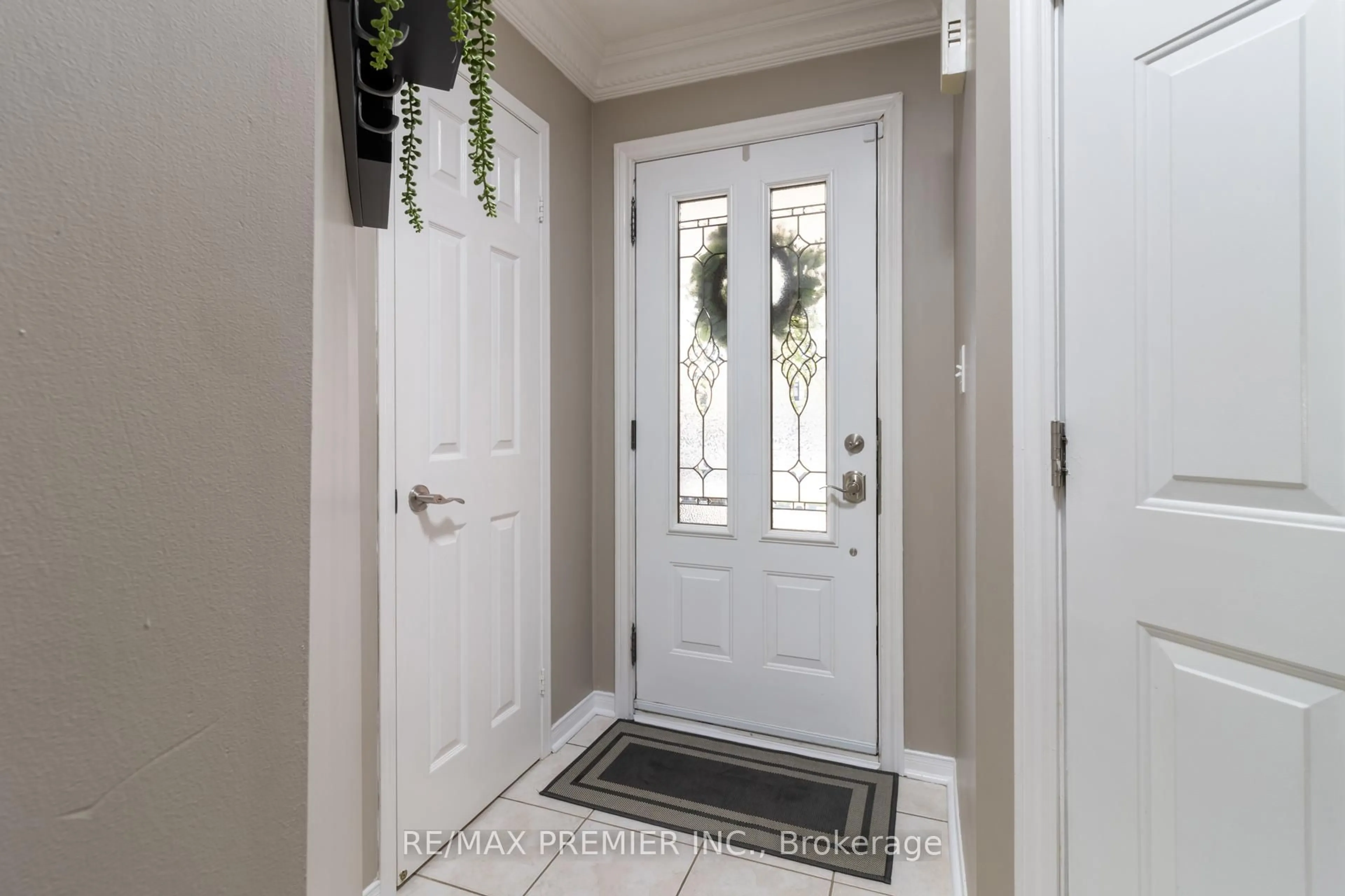 Indoor entryway for 81 Purcell Cres, Vaughan Ontario L6A 3C6