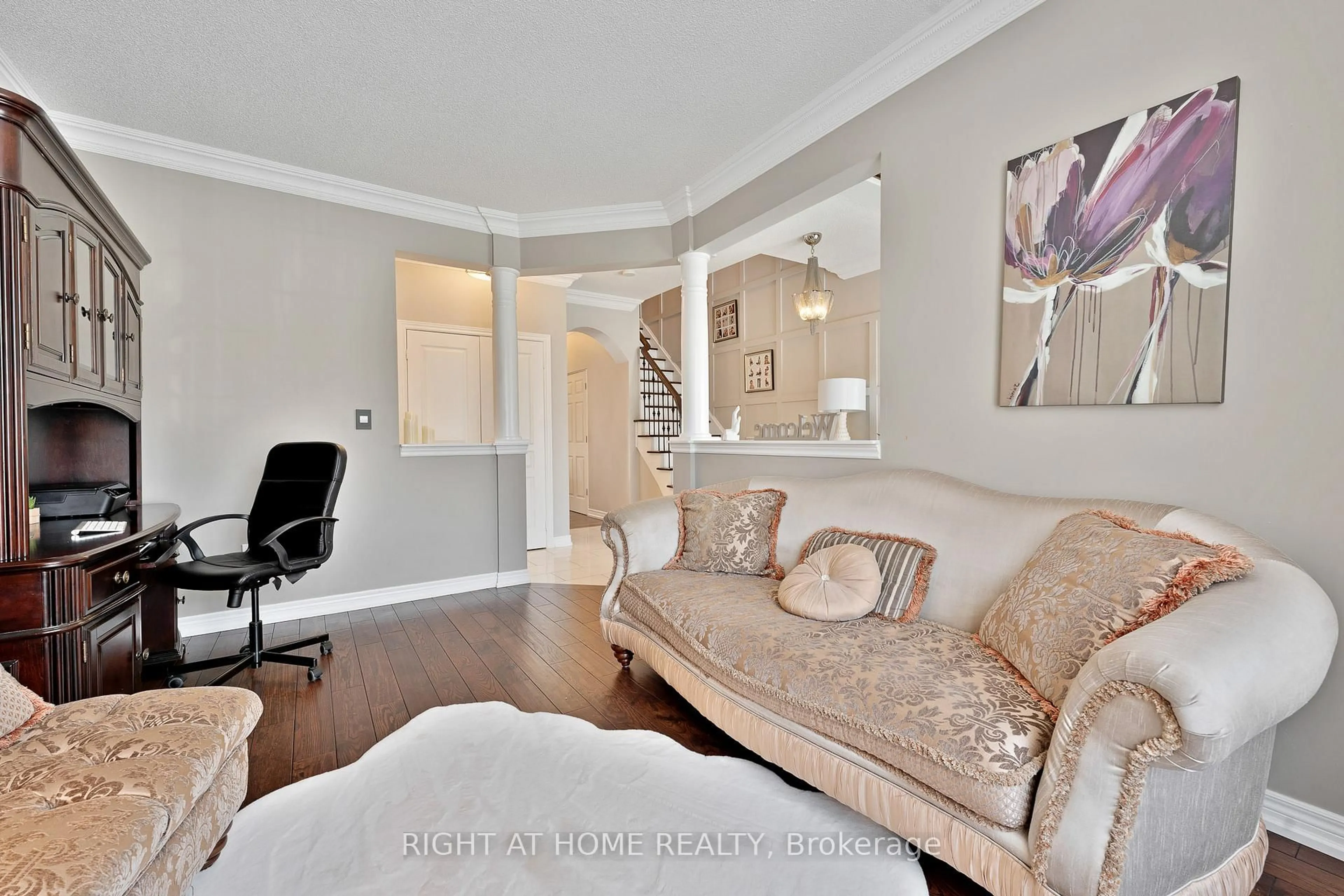 Living room with furniture, unknown for 37 Newbridge Ave, Richmond Hill Ontario L4E 3Z9