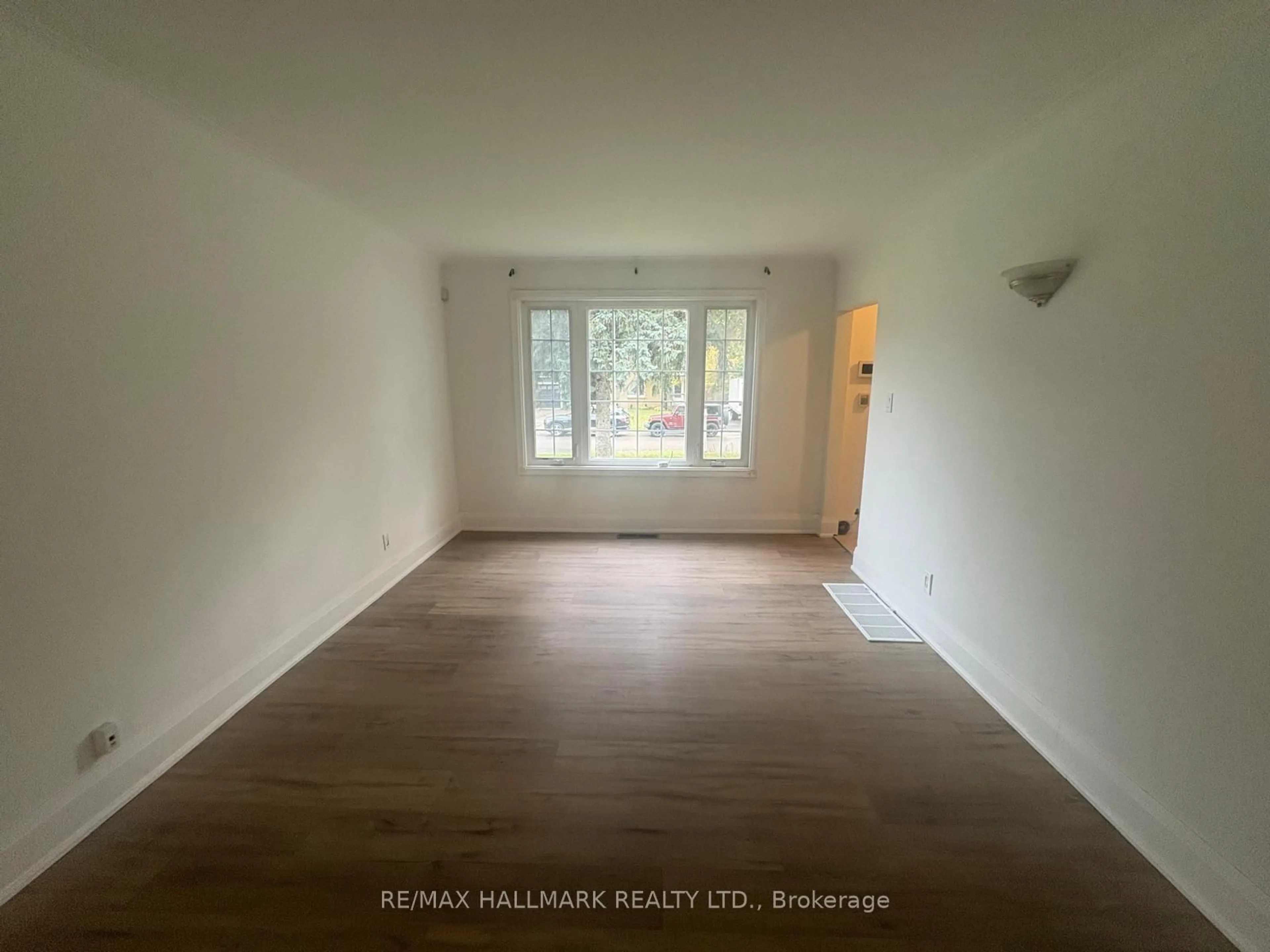 A pic of a room for 18 Woodward Ave, Markham Ontario L3T 1E4