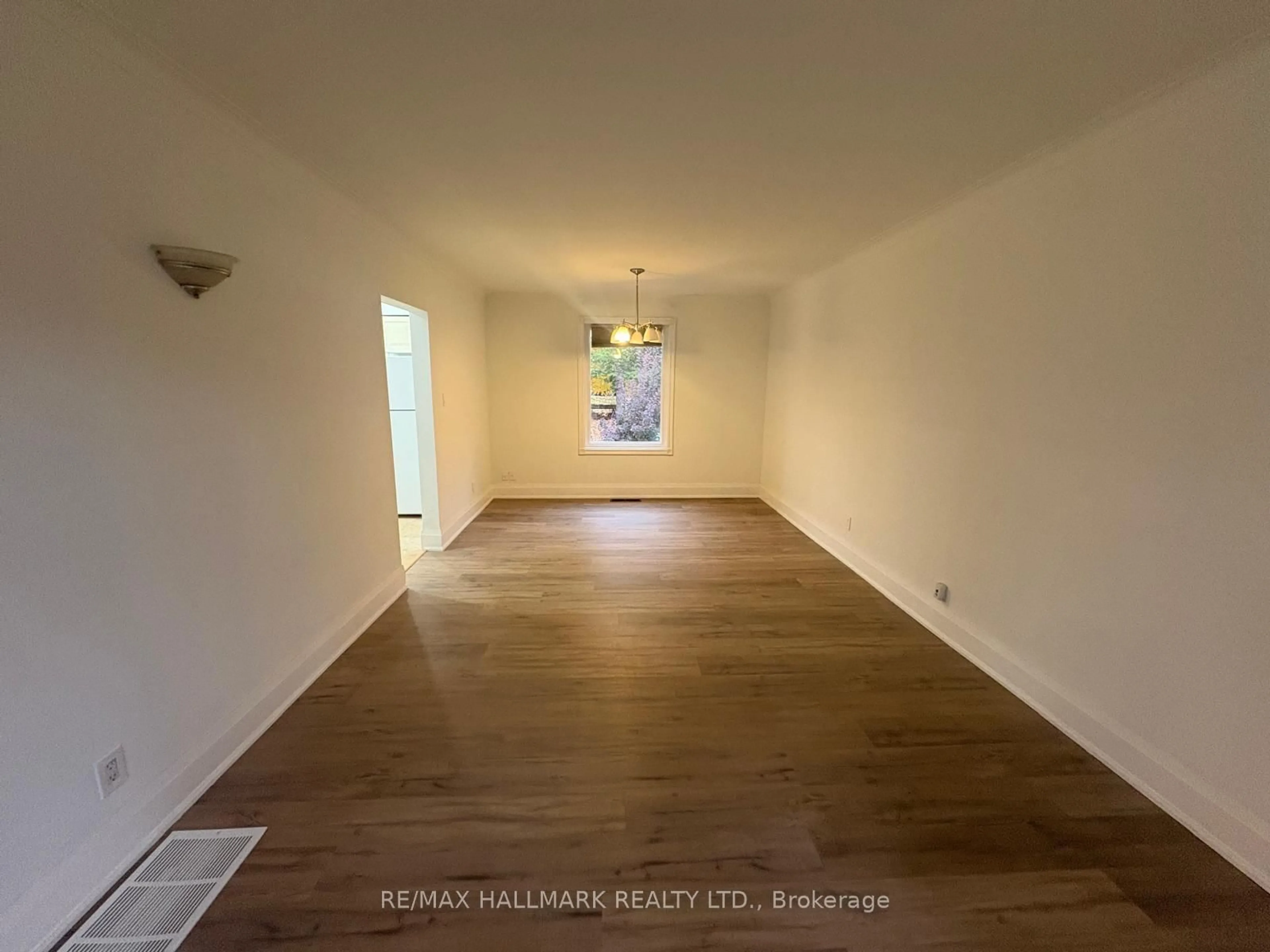 A pic of a room for 18 Woodward Ave, Markham Ontario L3T 1E4